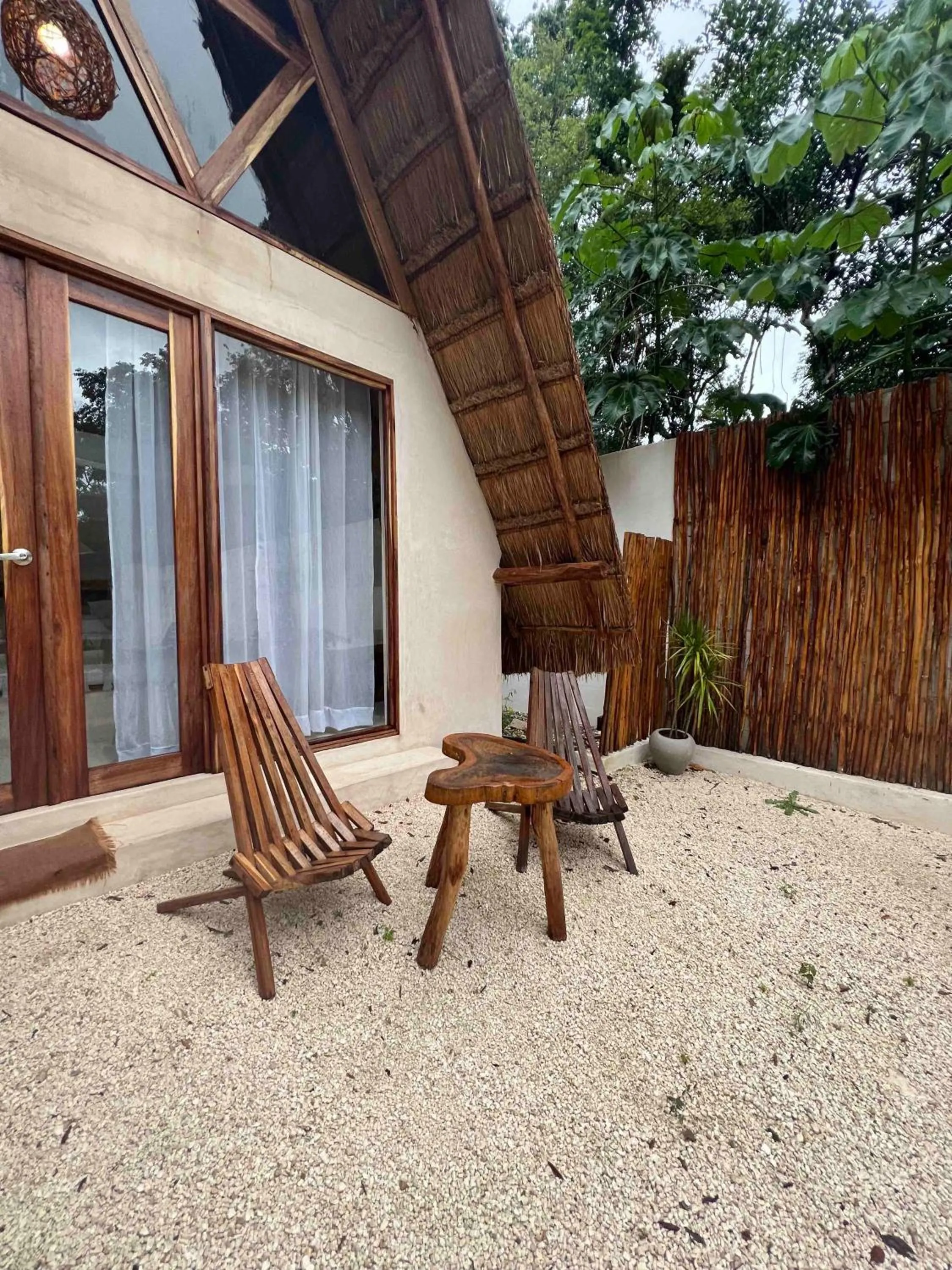 Garden view in Lodge Tzunum Jade