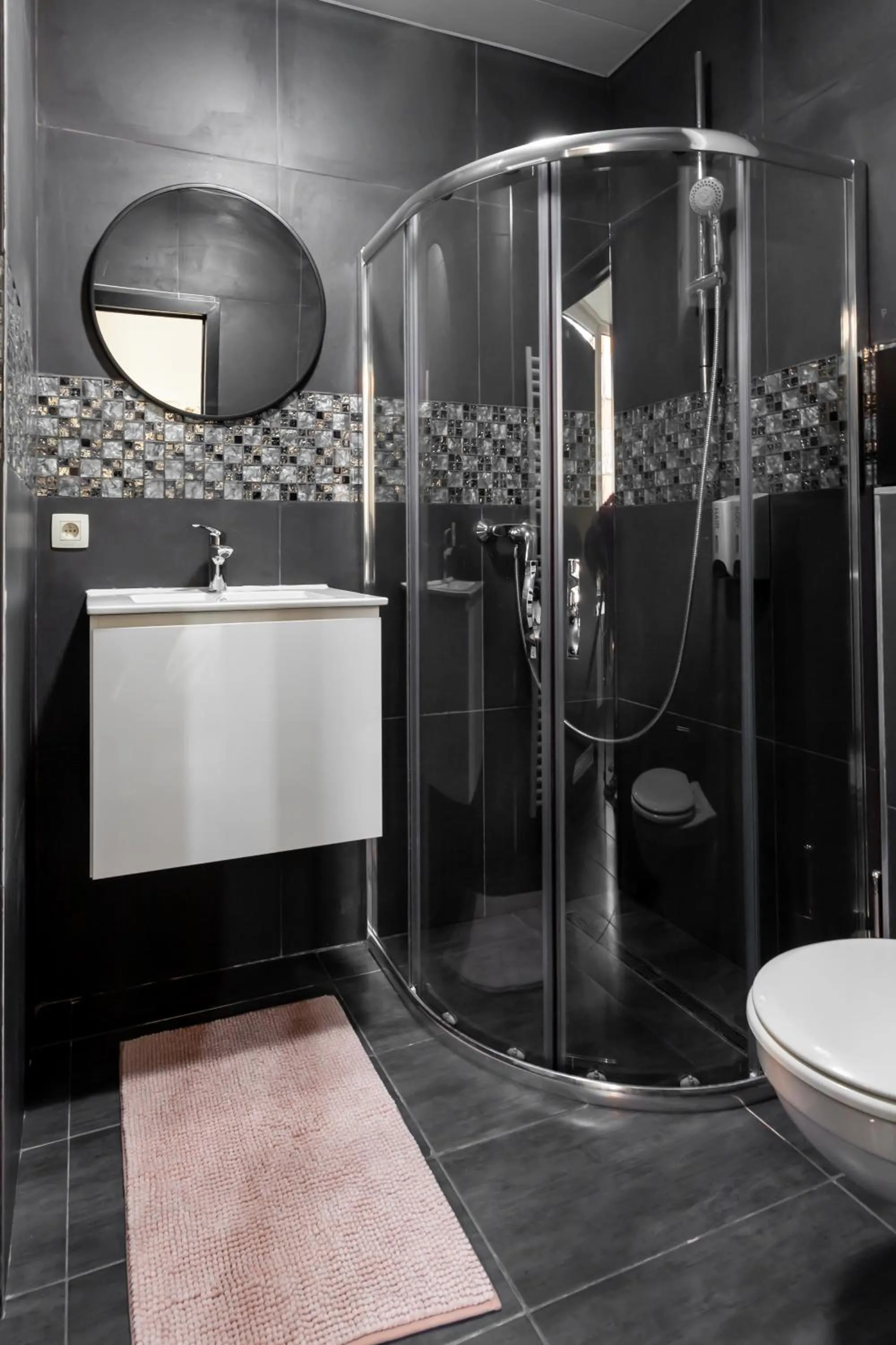 Shower in Hey - Aparthotel Brussels