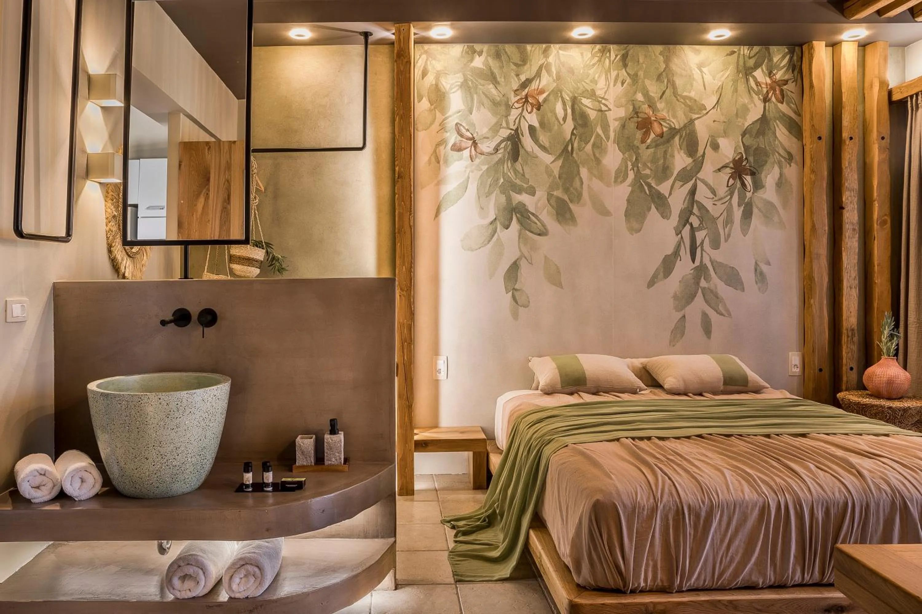 Bed in Avithos Resort Hotel