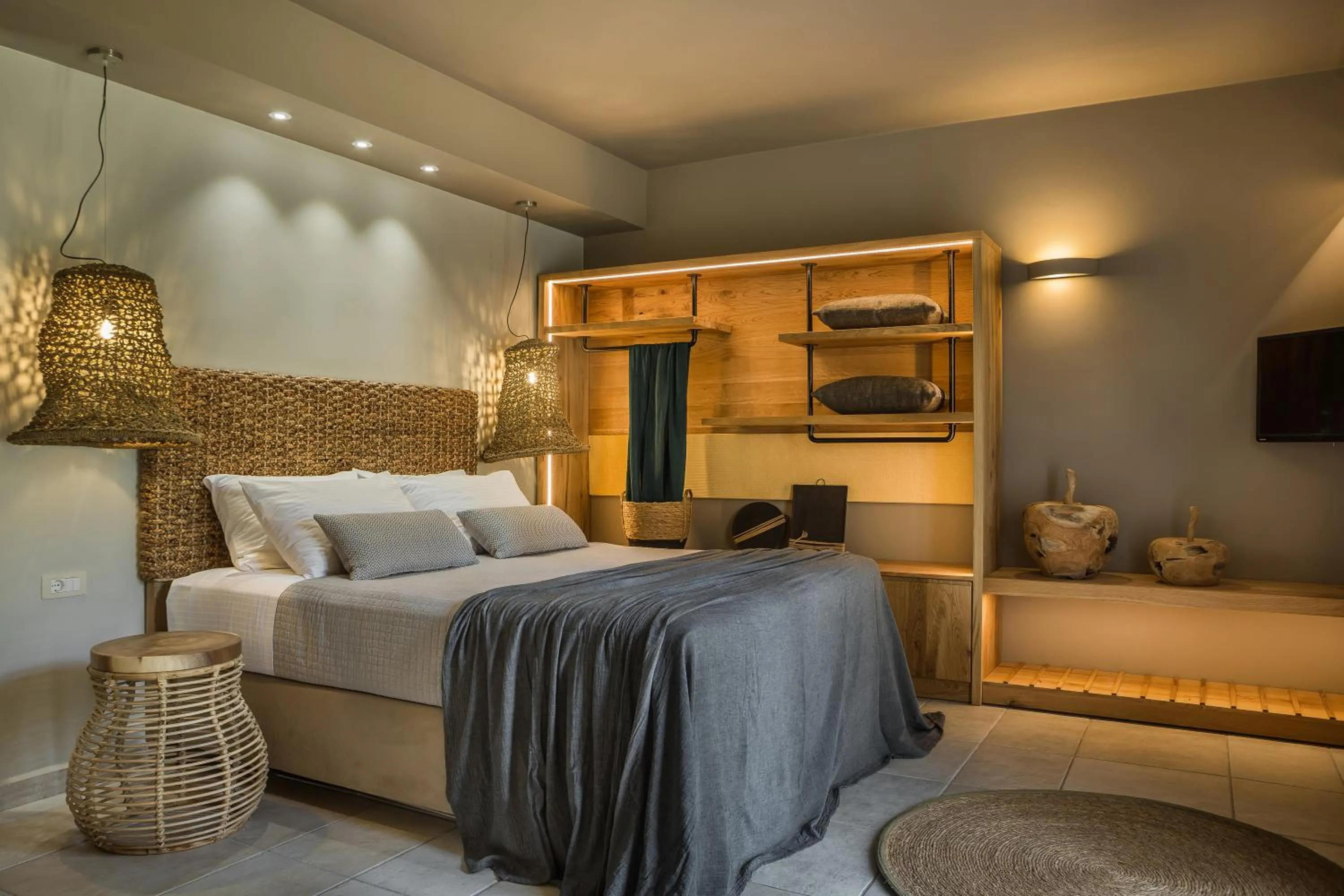 Bed in Avithos Resort Hotel