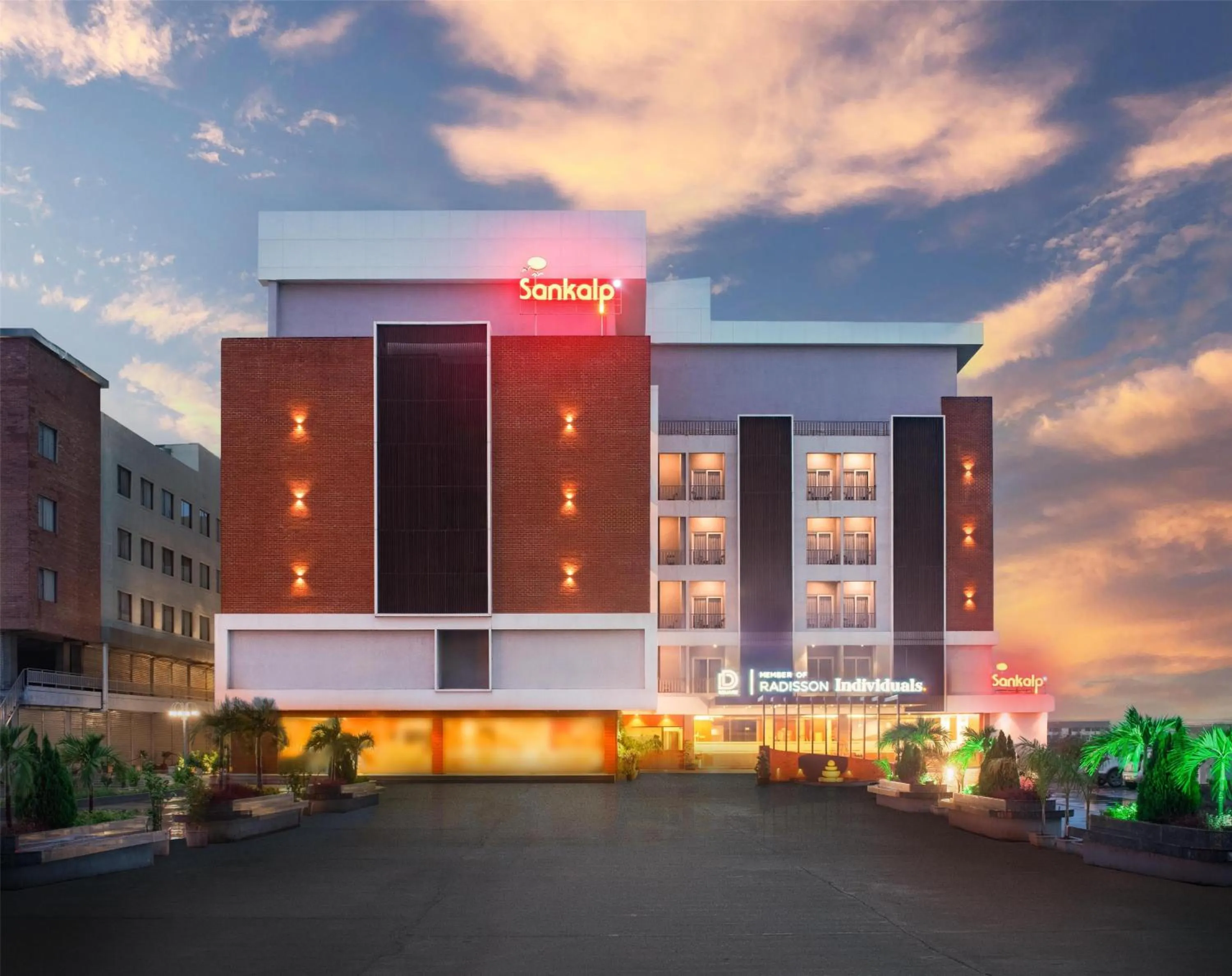 D Square Statue of Unity Kevadia, a member of Radisson Individuals