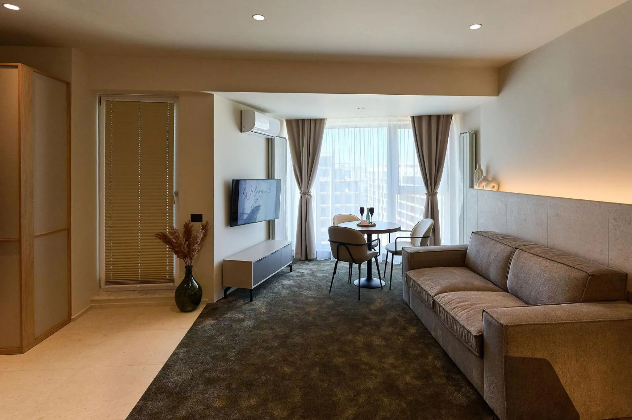 Photo of the whole room in Alezzi Infinity Aparthotel & Spa