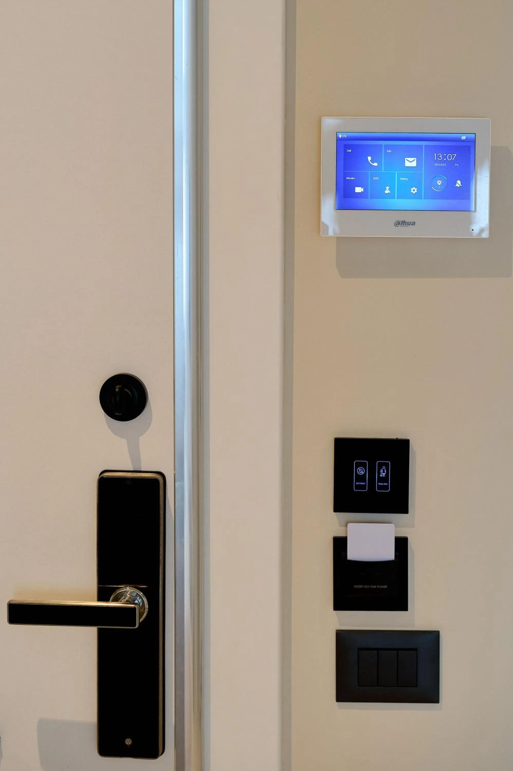 TV and multimedia in Alezzi Infinity Aparthotel & Spa