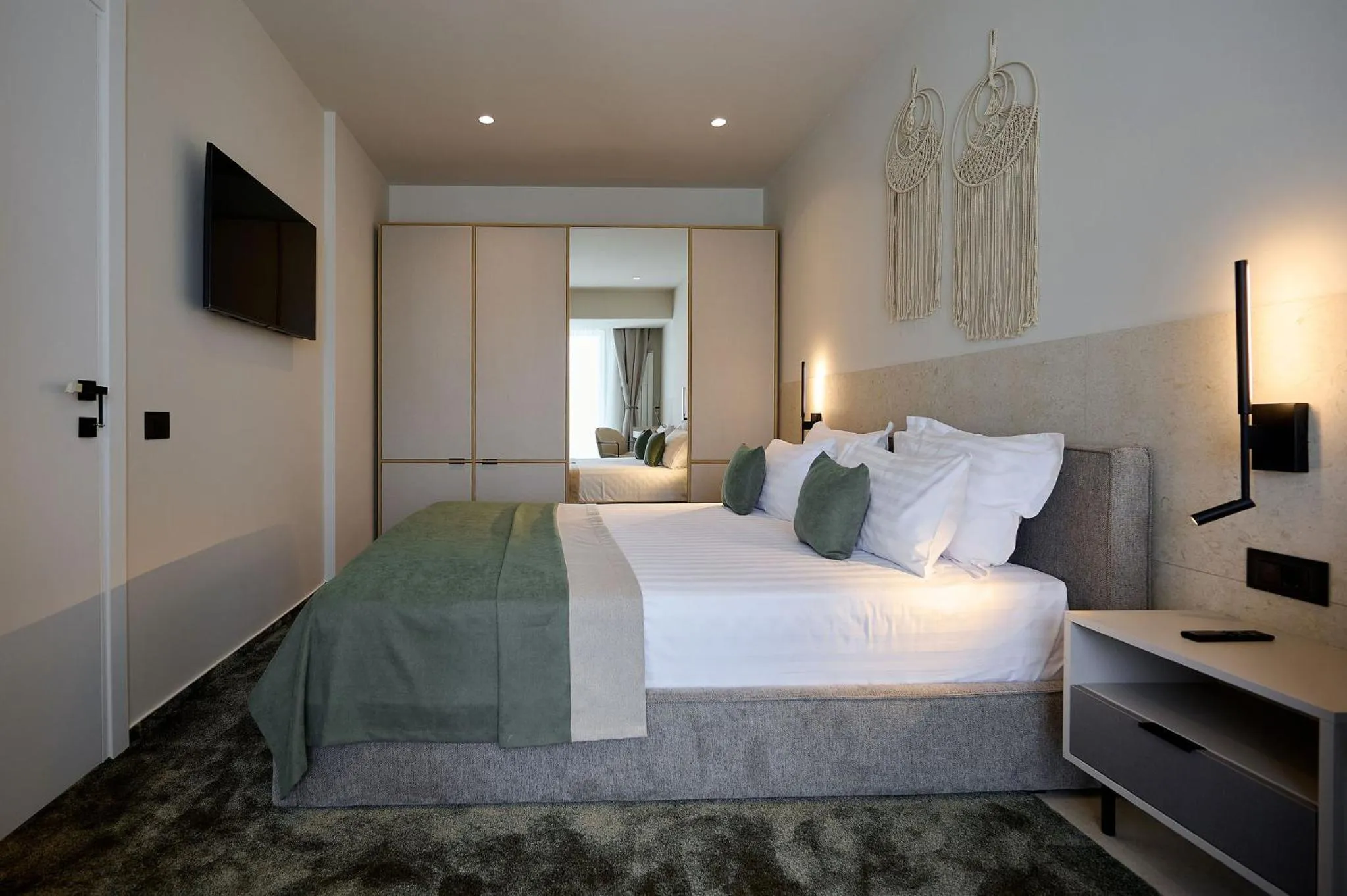 Bed in Alezzi Infinity Aparthotel & Spa