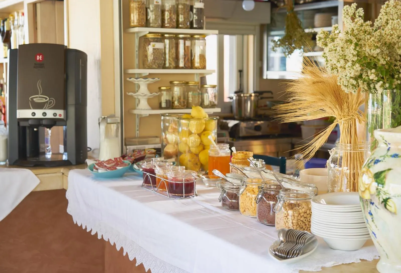 Food and drinks in Golden Bay Hotel Apartments