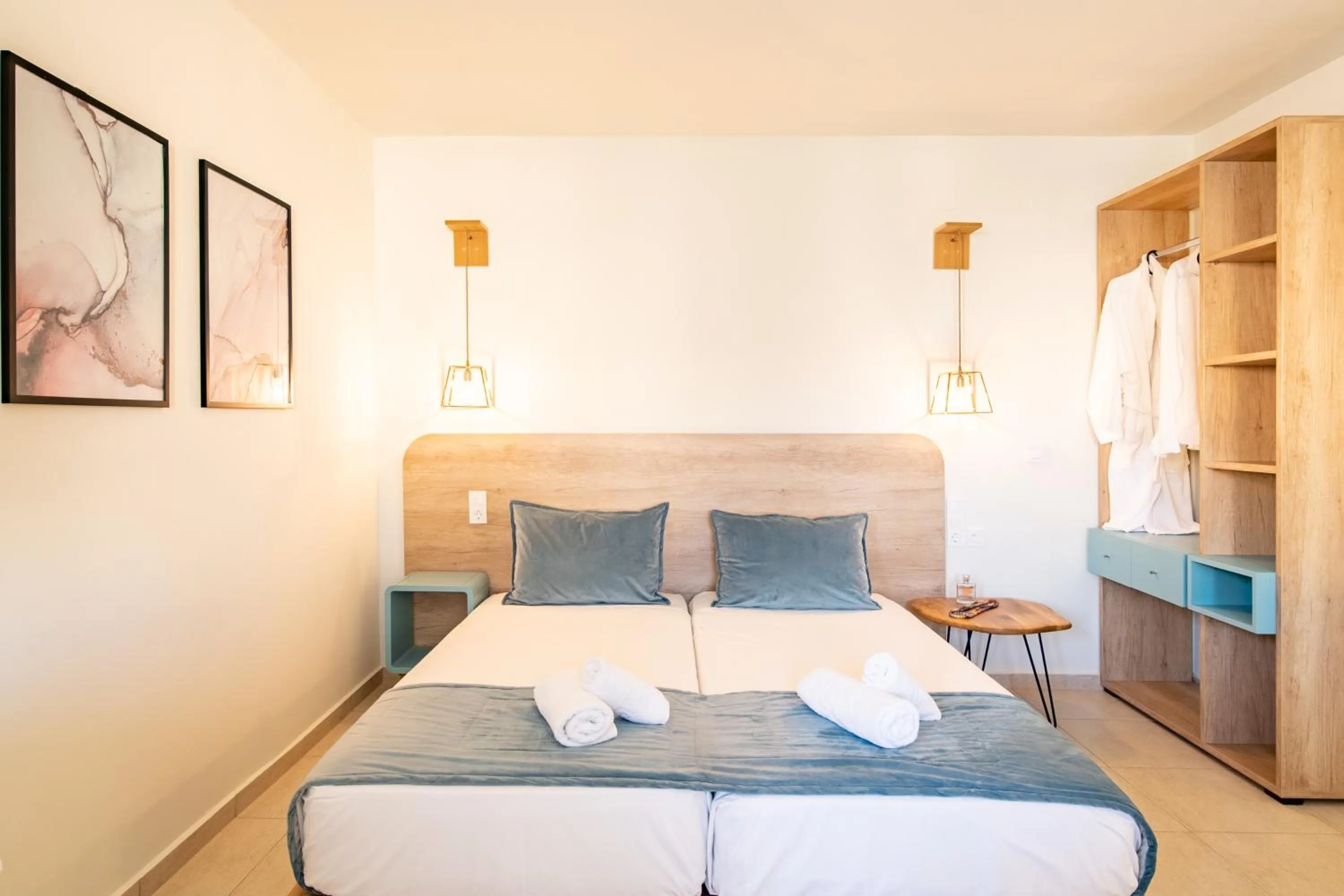 Bed in Rainbow Apartments