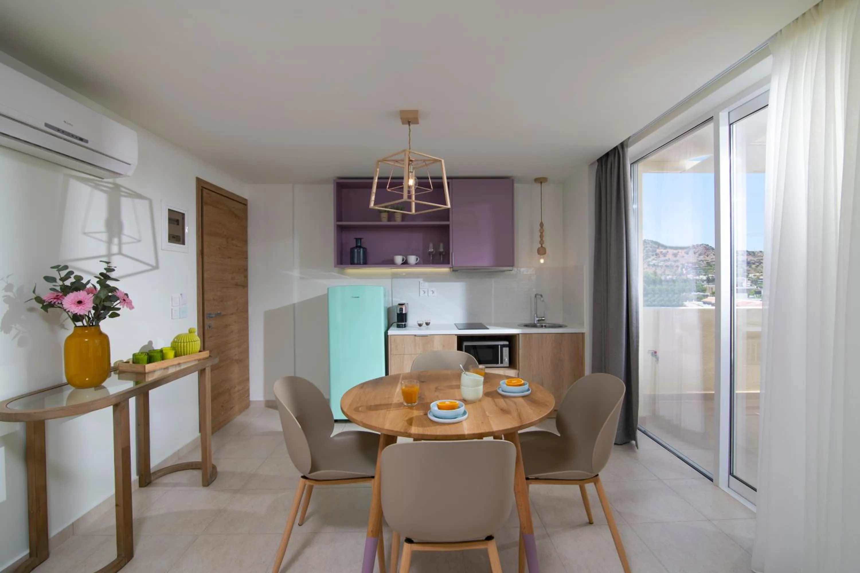 Kitchen or kitchenette in Rainbow Apartments