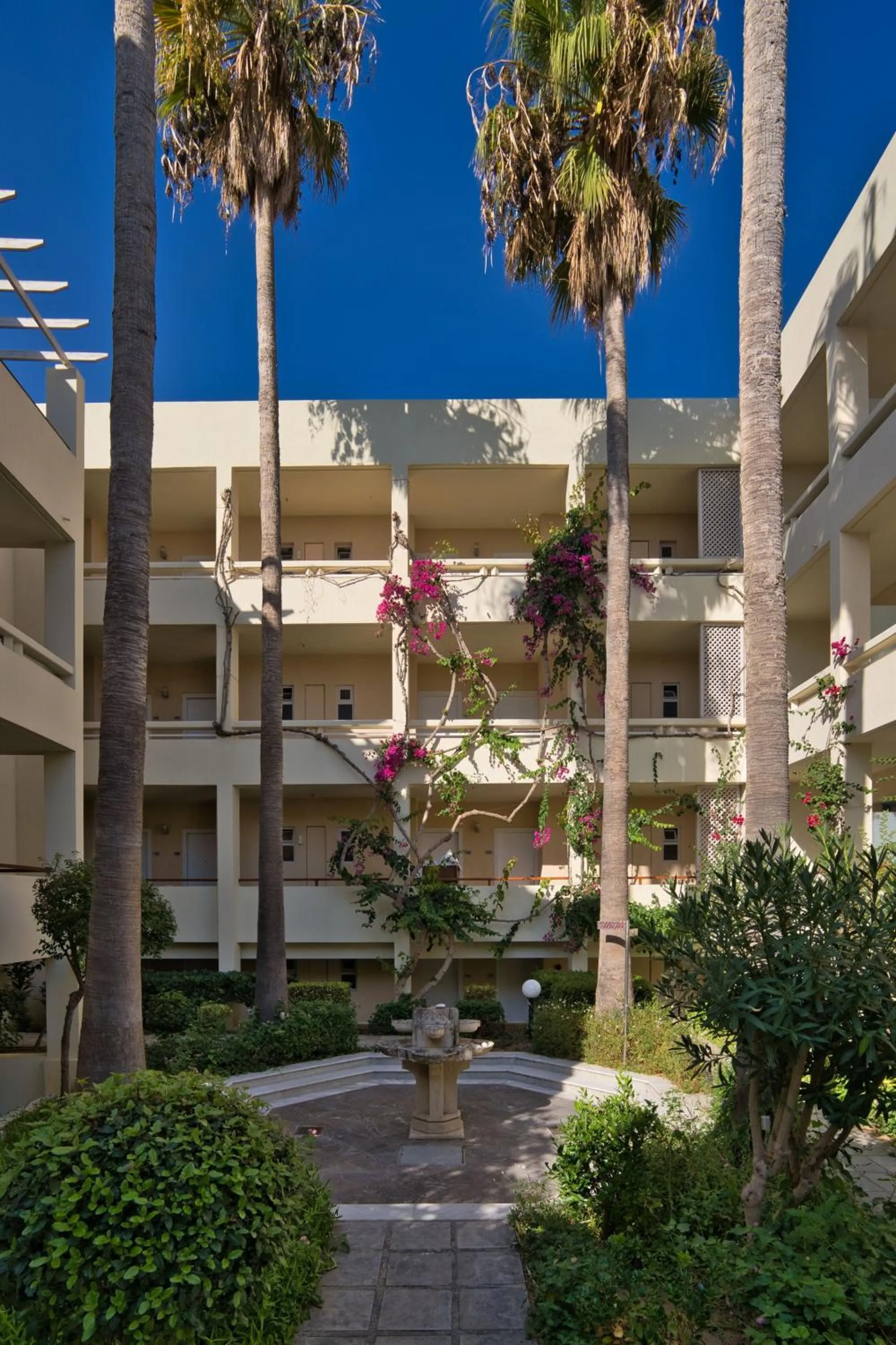 Property building in Pearl Beach