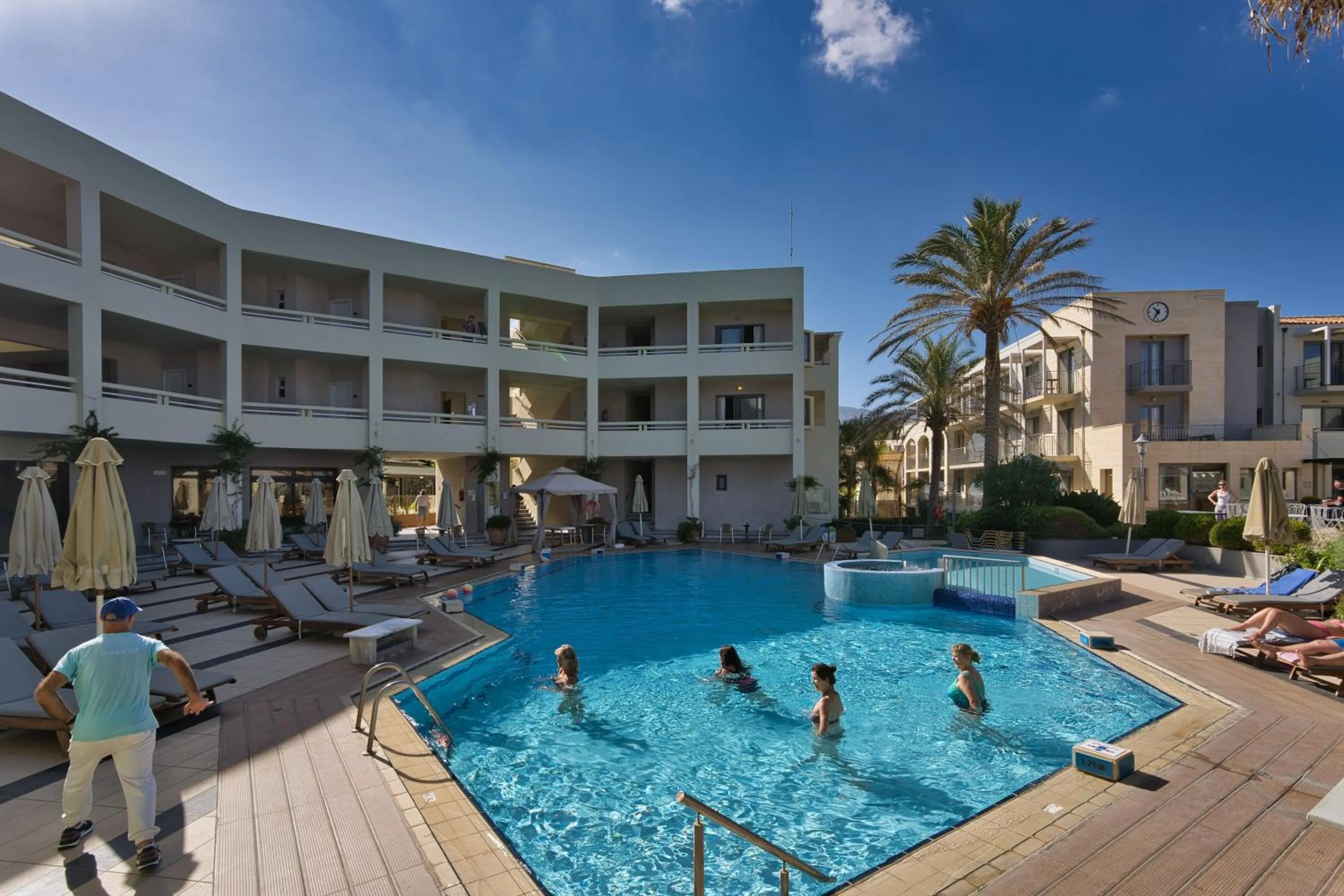 Property building in Pearl Beach