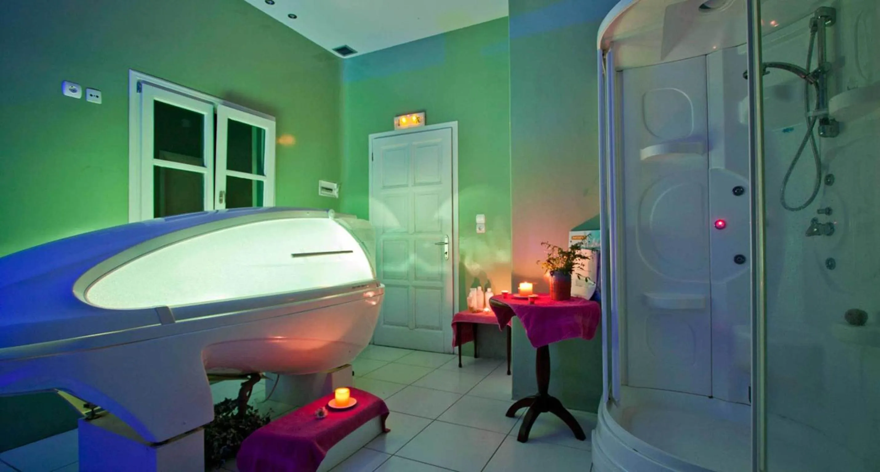 Shower in Aegialis Hotel & Spa