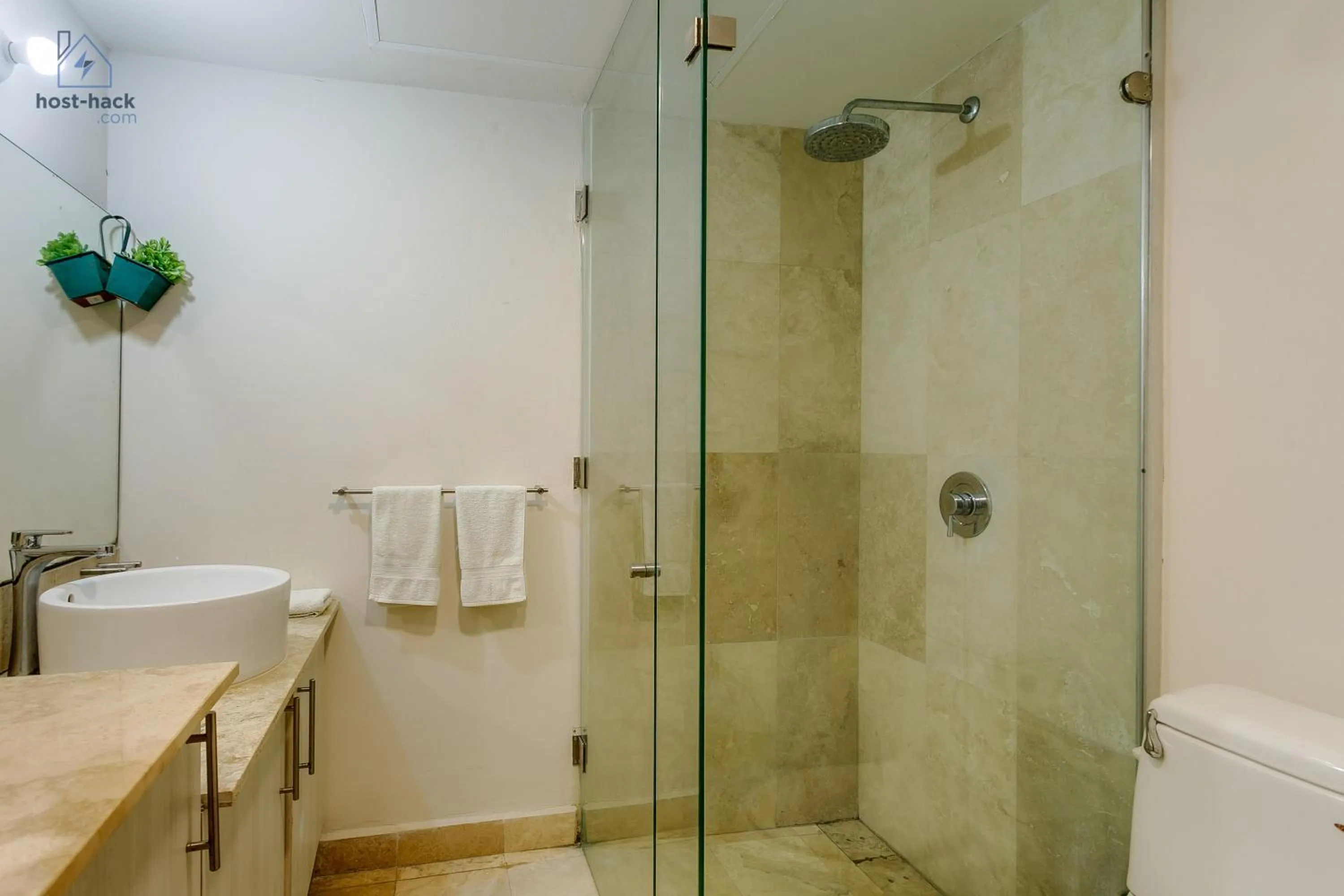 Shower in Aptartment with Patio, Rooftop & Pool Close to the Beach - Danzamar 2