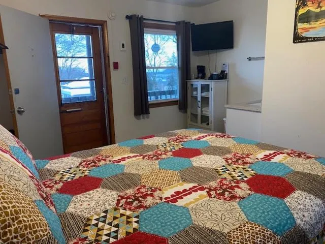 Bed in Little Bluff Inn