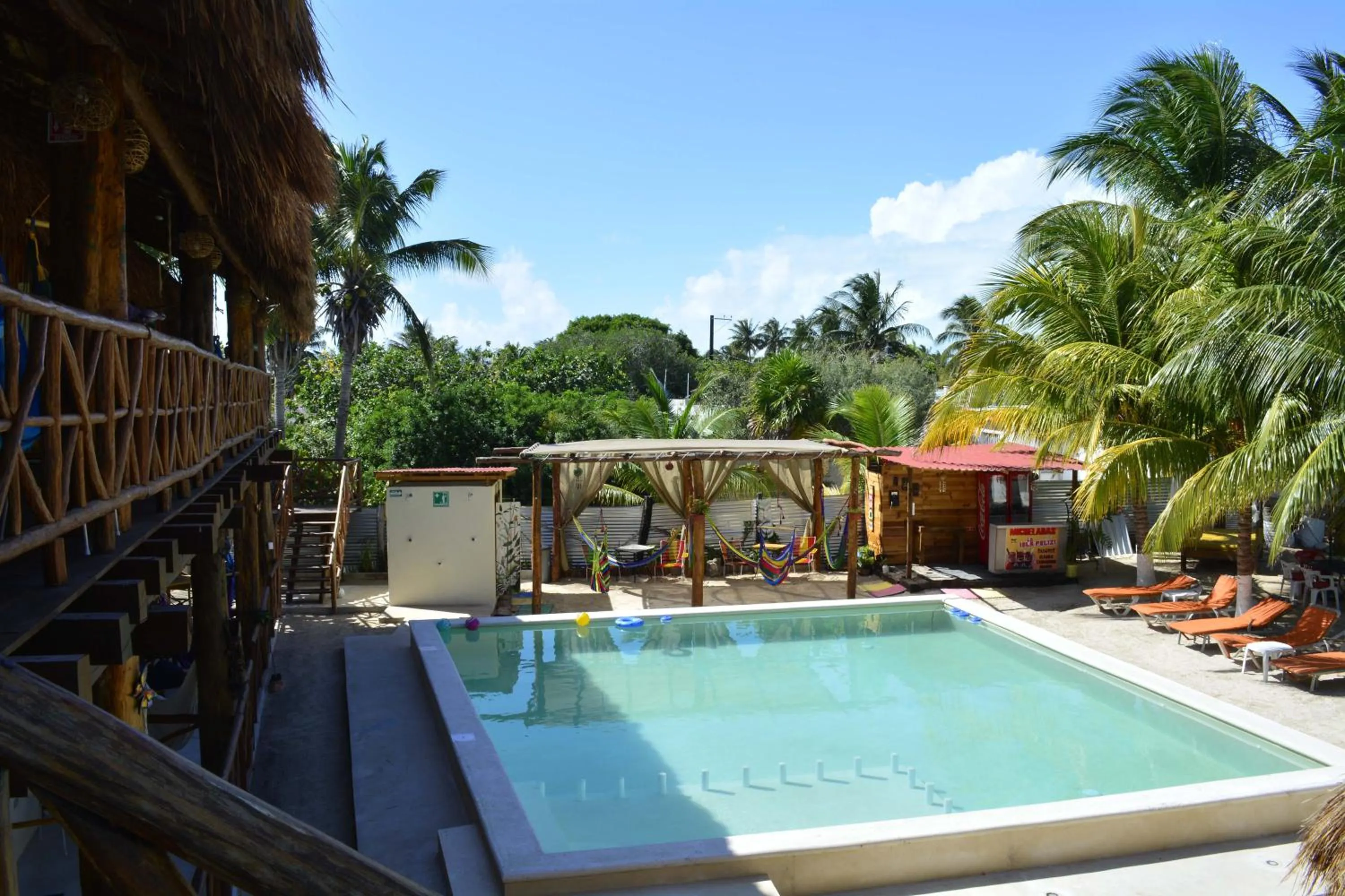 Swimming pool in Cabañas Frida