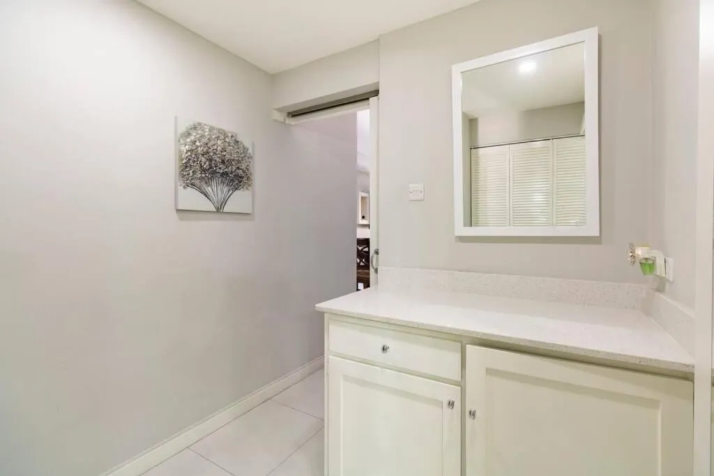 wardrobe in City Edge La Vie