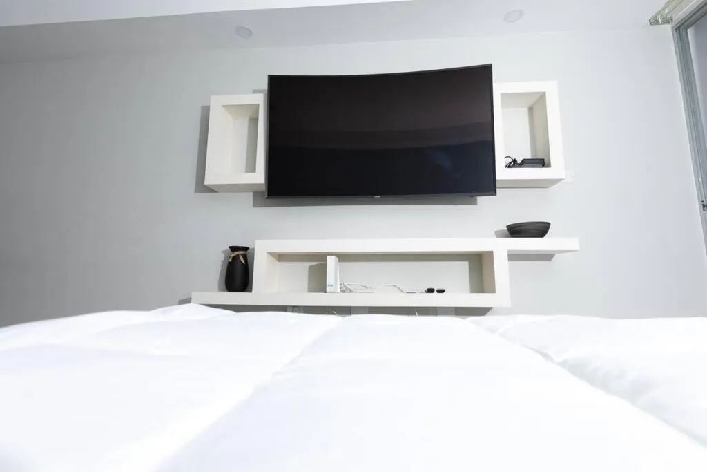 TV and multimedia, Bed in City Edge La Vie
