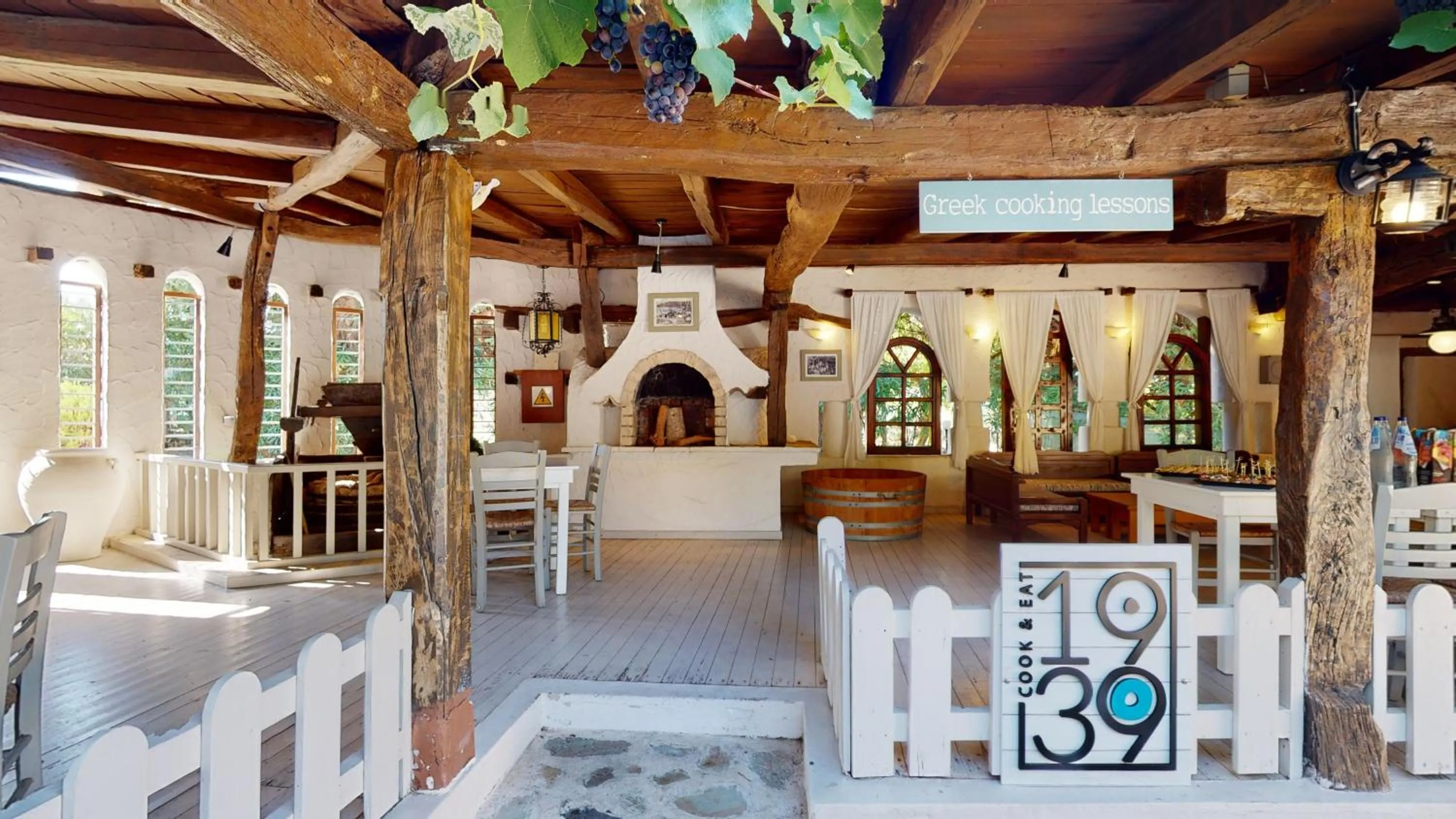 Restaurant/places to eat in Acrotel Athena Pallas & Residence