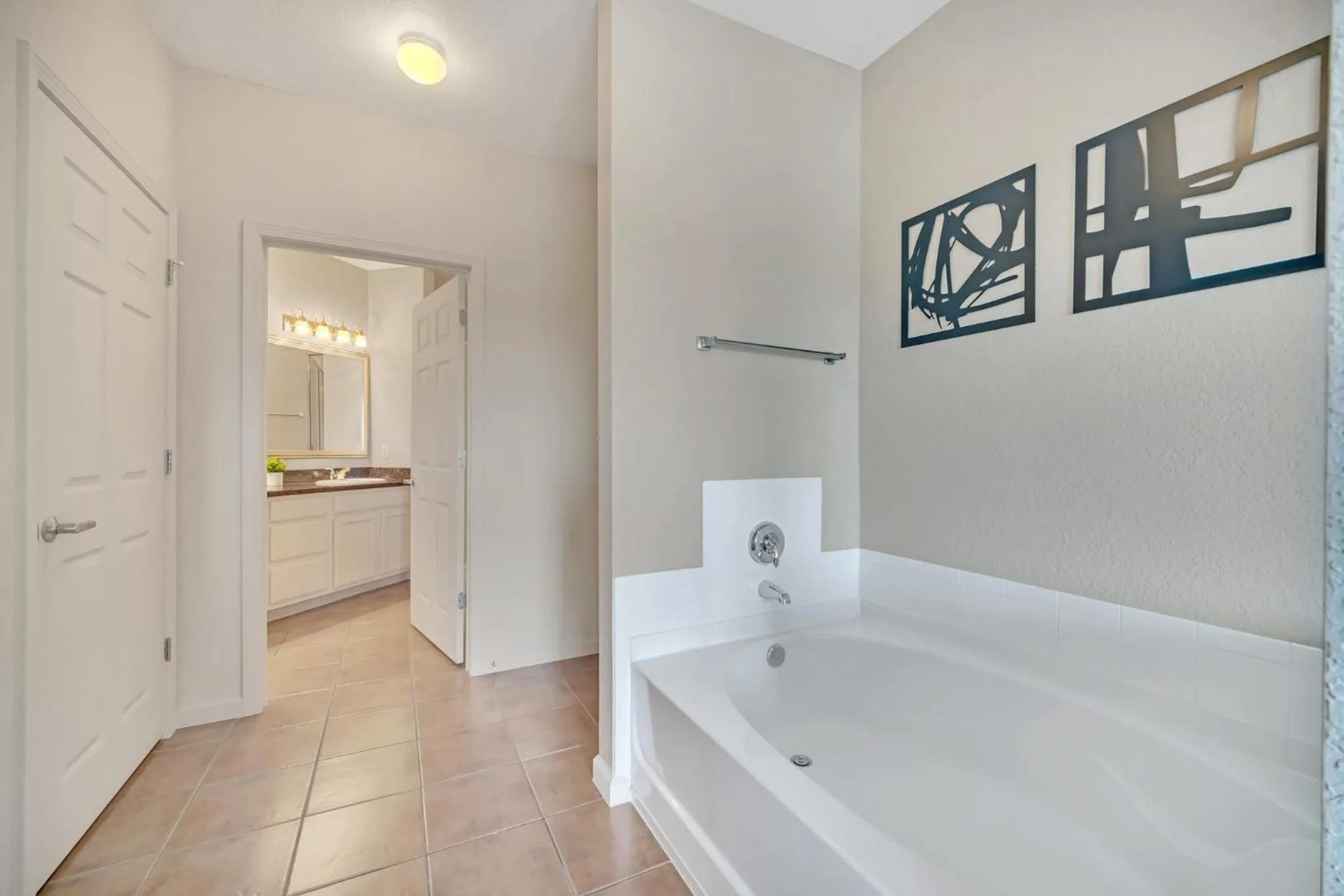 Bathroom in Condo w Pool, Games Room - Pet Friendly