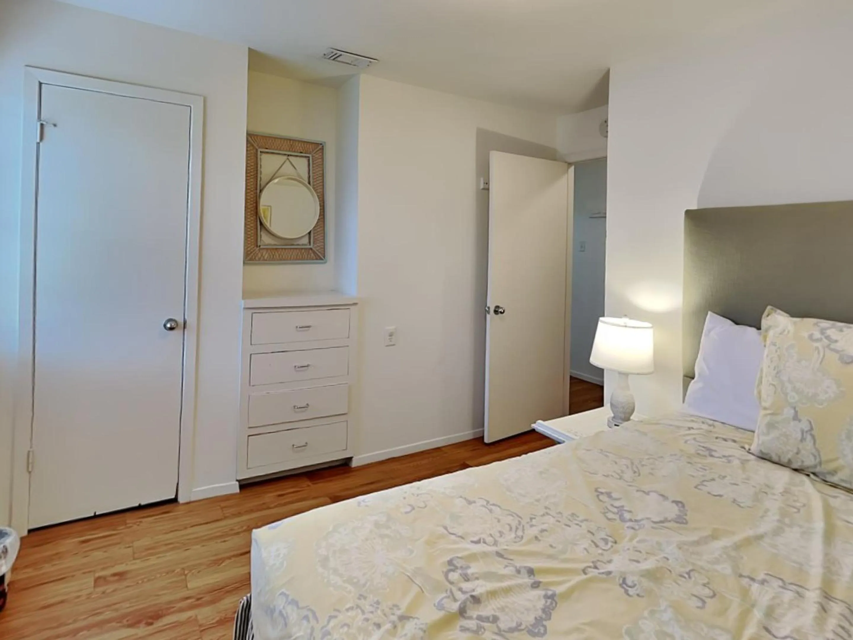 Bed in Shangri La La