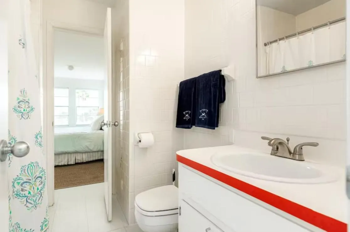 Property building, Bed in Shangri La La