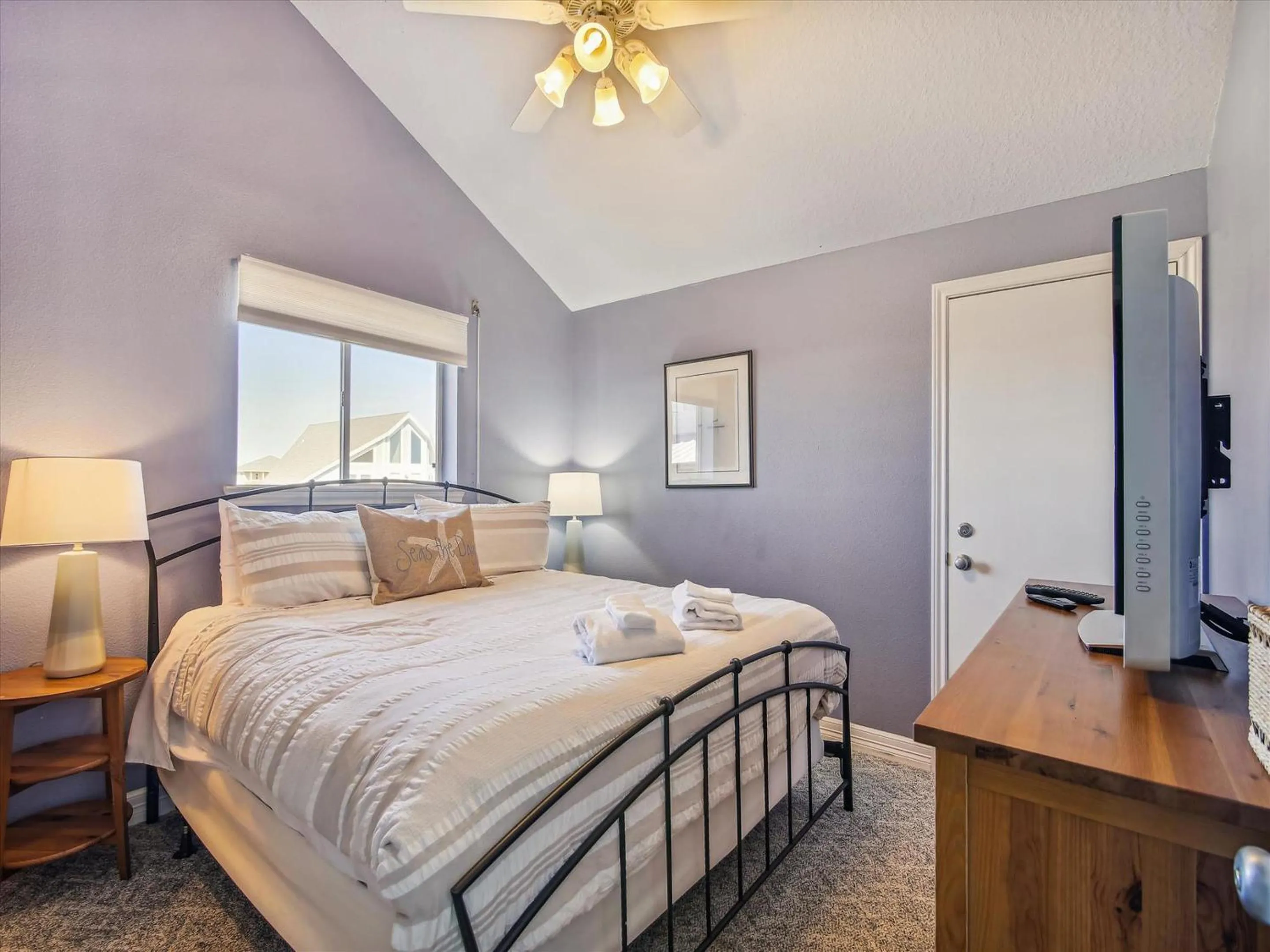 Property building, Bed in La Dolce Vita Playa San Luis