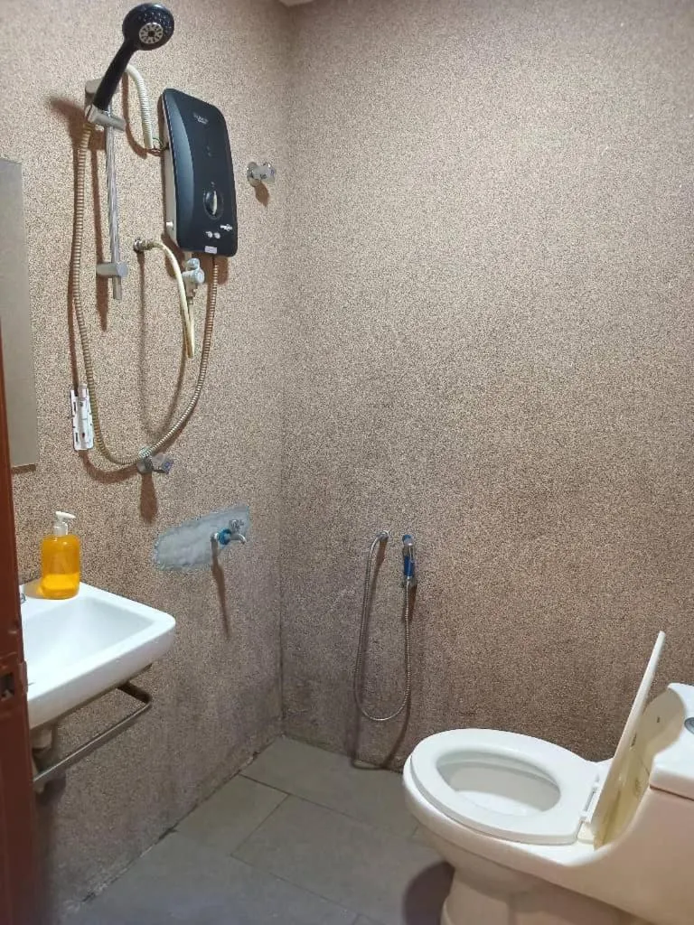 Toilet in MRJ Hotel Wakaf Che Yeh 1