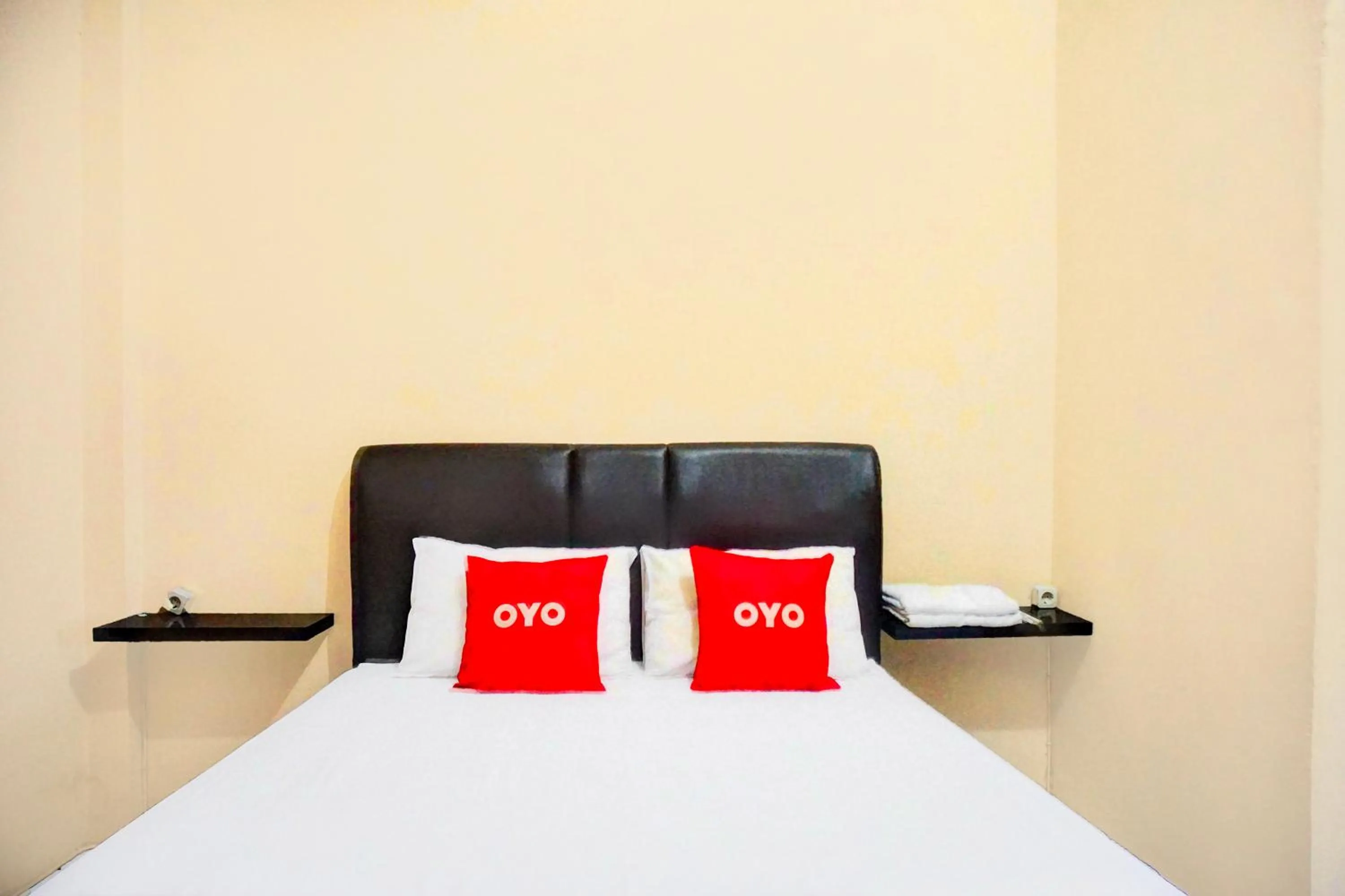 Bedroom, Bed in Collection O Darussalam Near Universitas Syiah Kuala Formerly Meurah Mulia