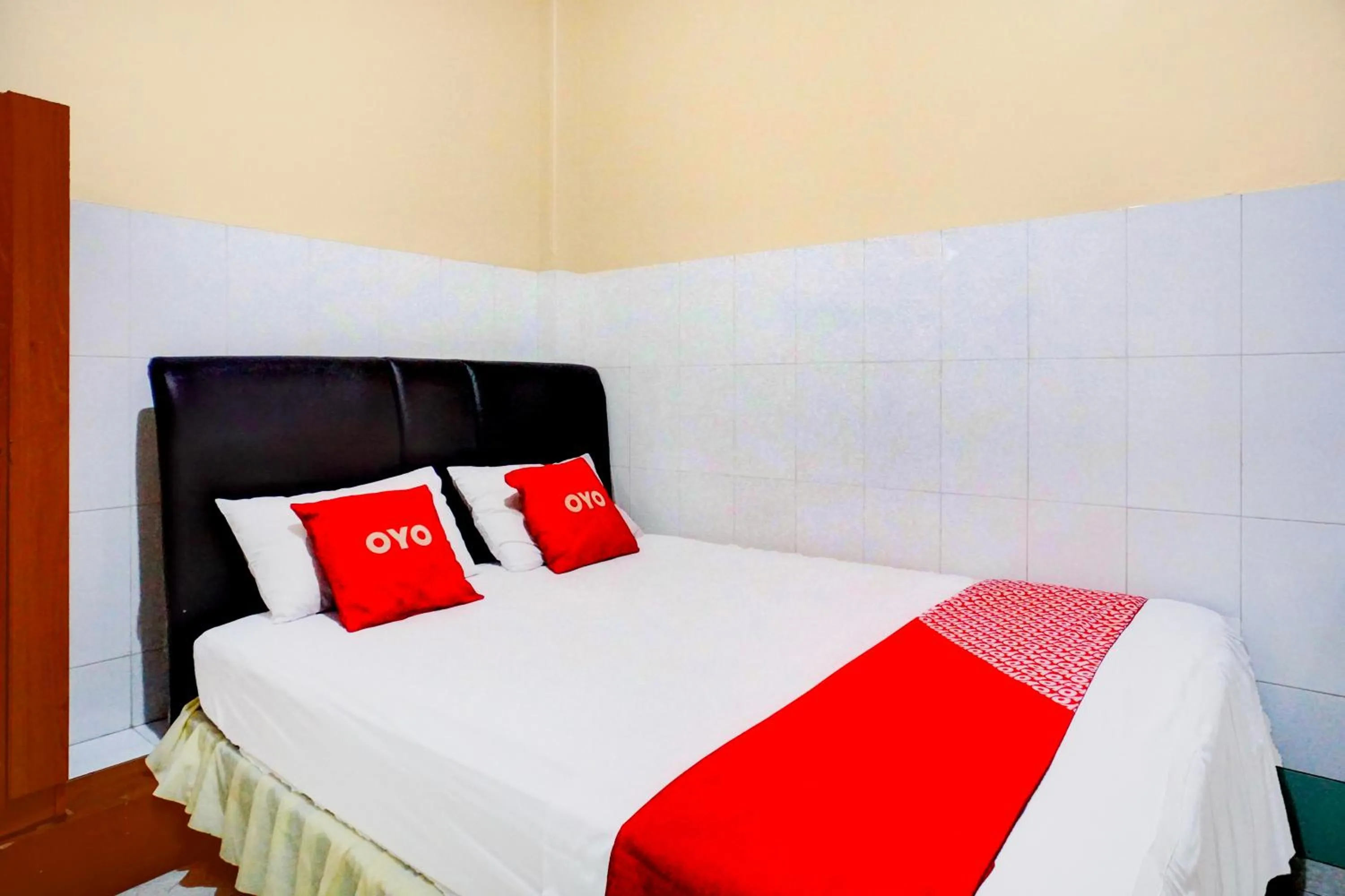Bedroom, Bed in Collection O Darussalam Near Universitas Syiah Kuala Formerly Meurah Mulia