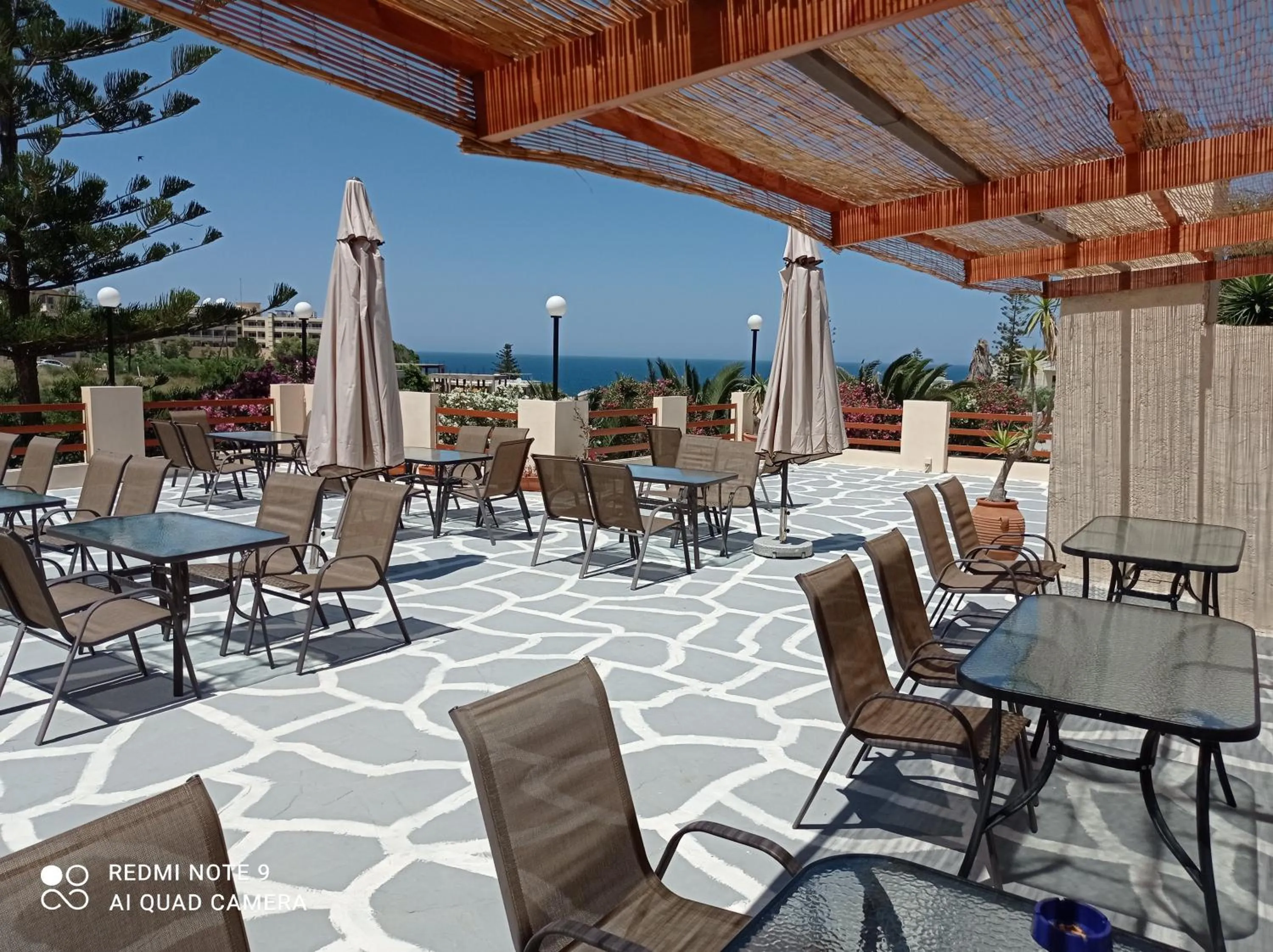 Restaurant/places to eat in Alexandros Studios