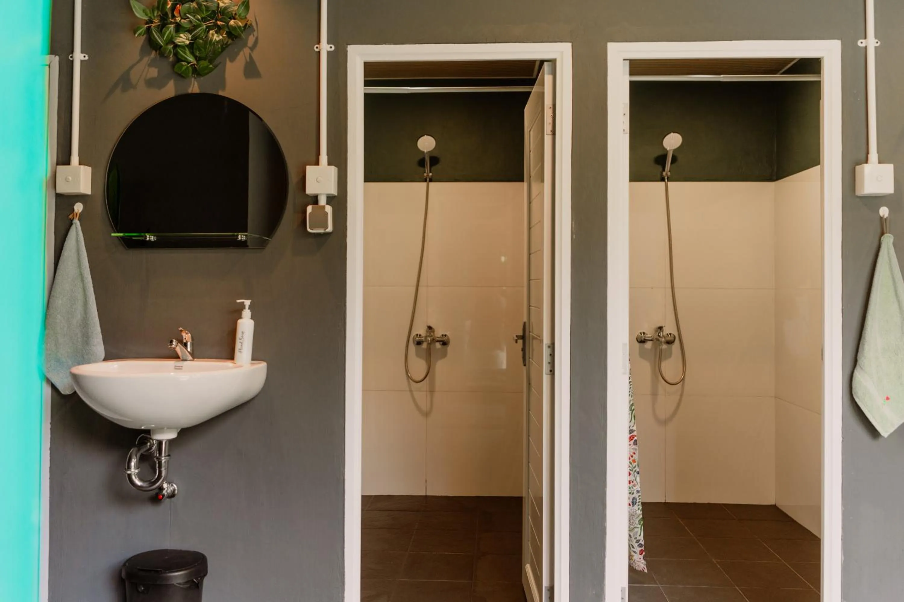 Shower in Snooze Malang