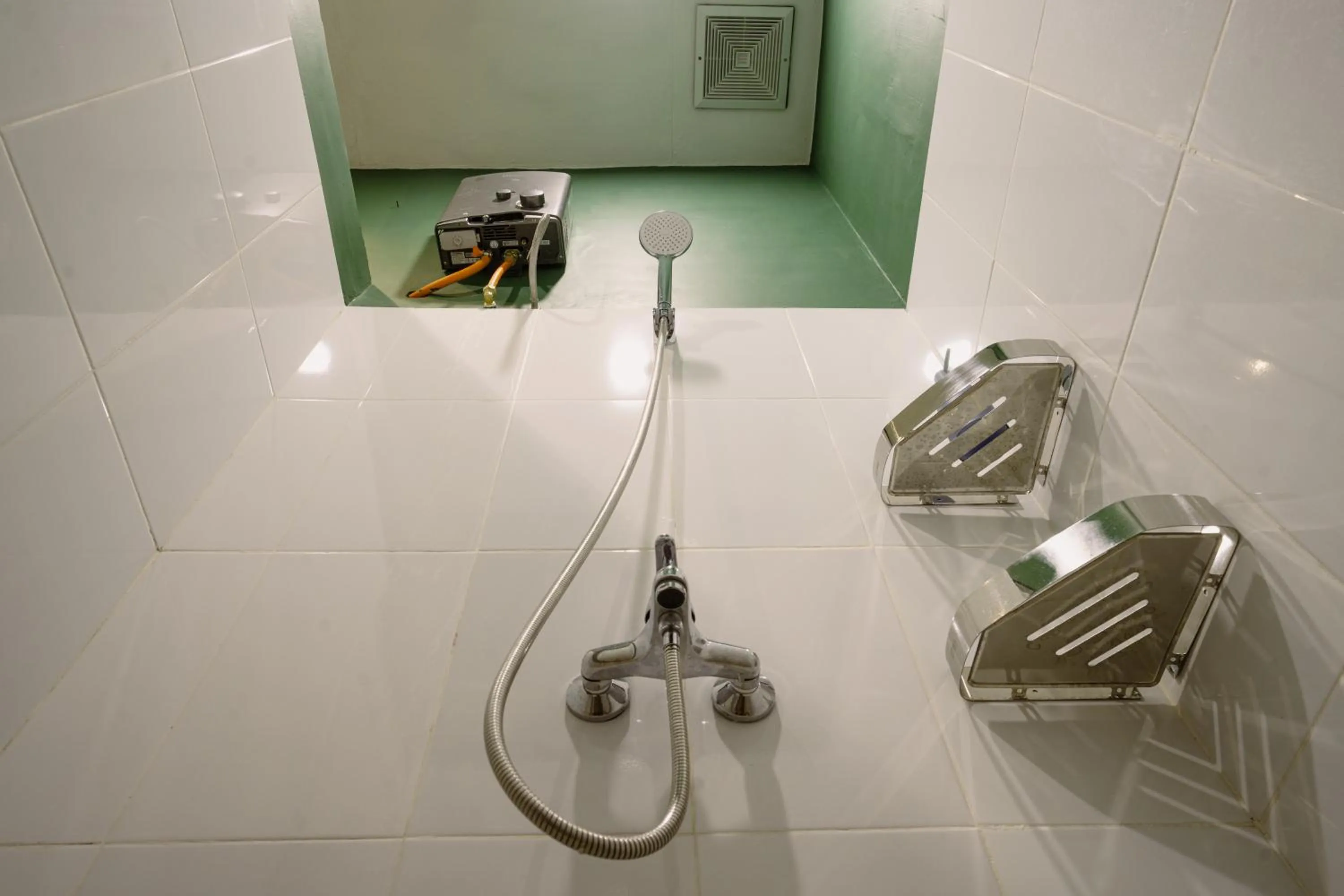 Shower in Snooze Malang