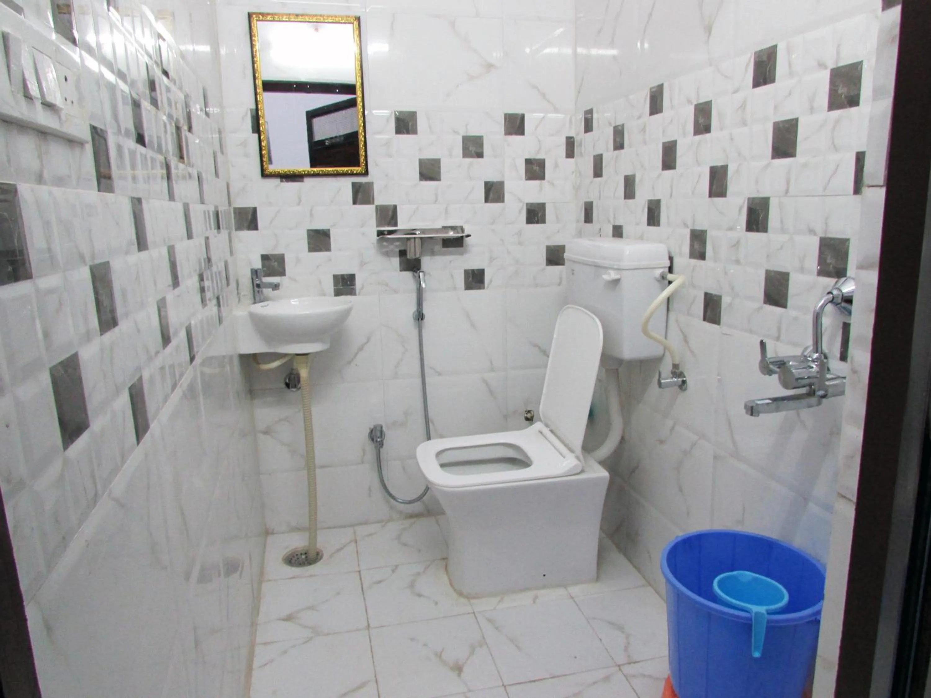 Bathroom in Ashish Guest House, Udaipole