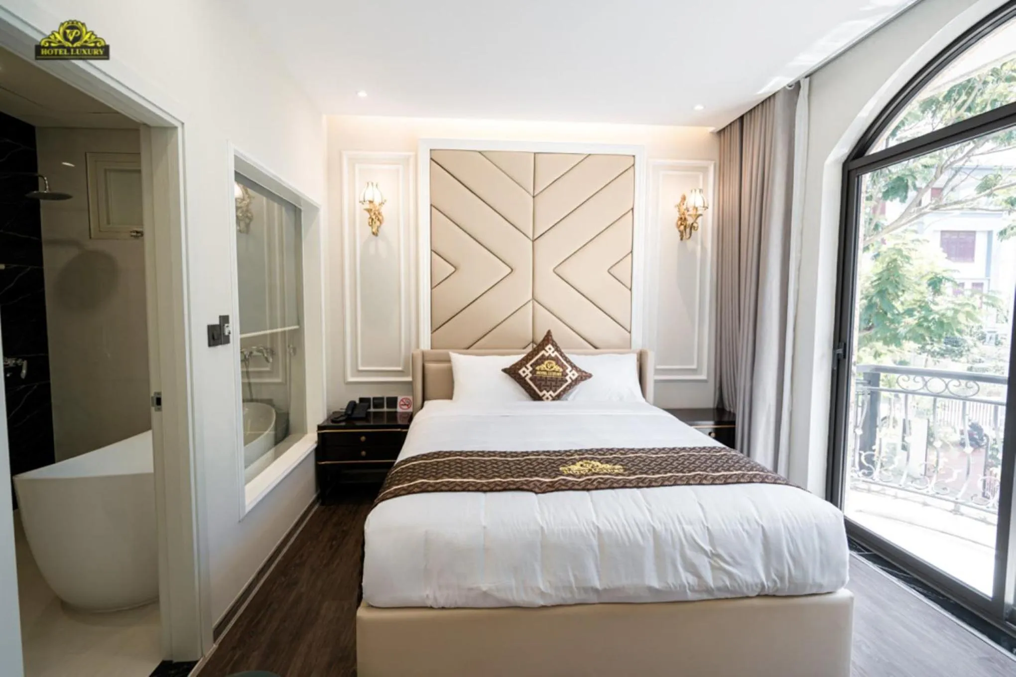 Bed in VP Hotel Luxury