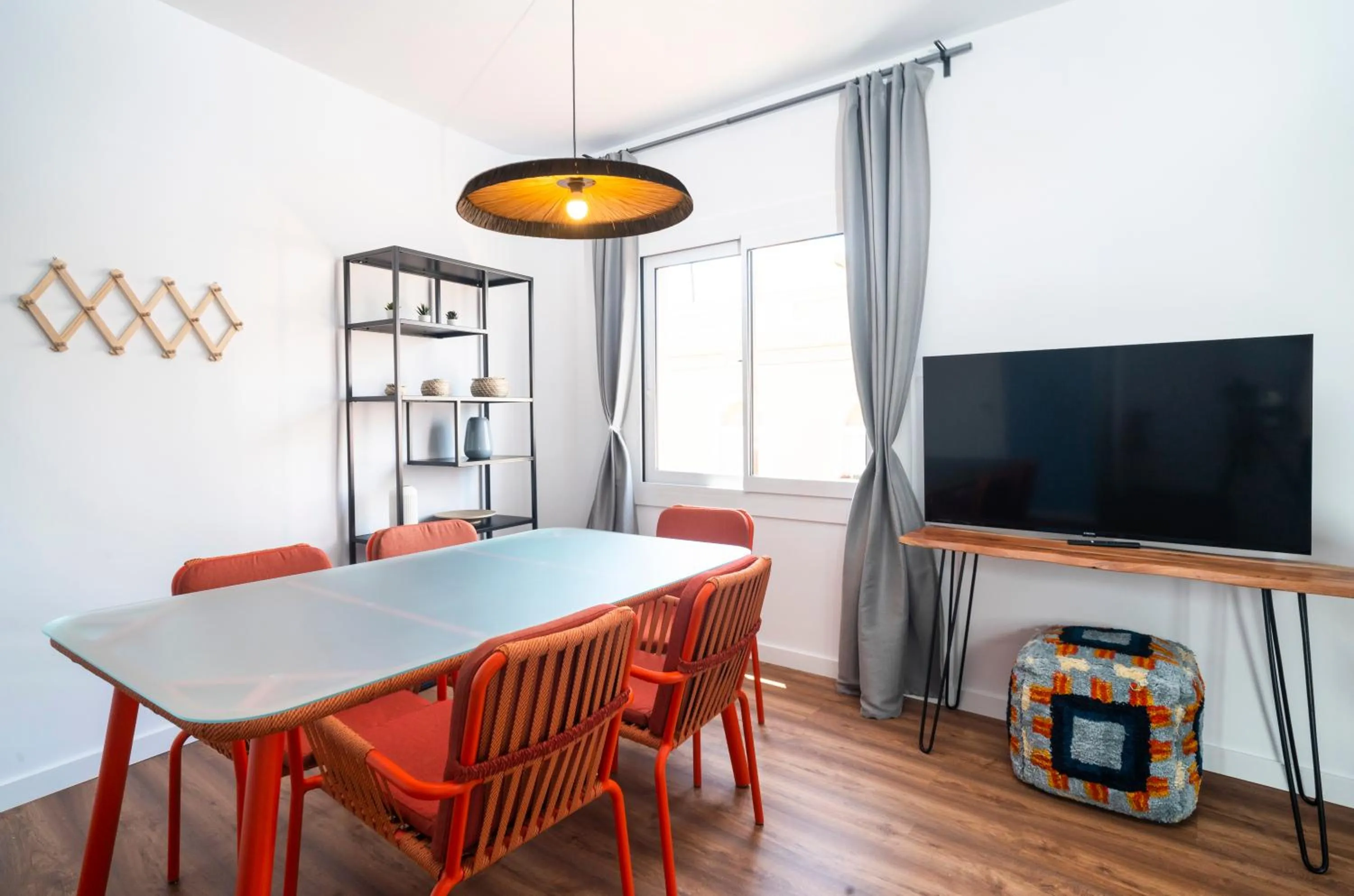 Dining area in Caliu Apartments Barcelona - Camp Nou