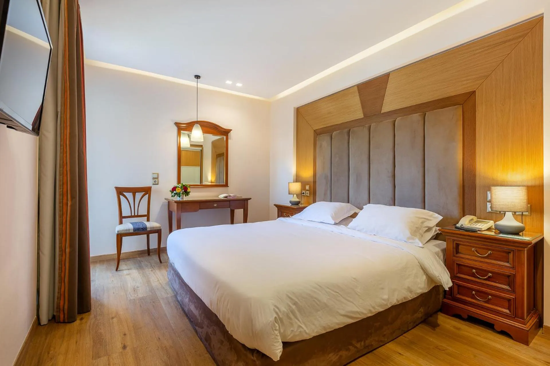 Bedroom, Bed in Oasis Hotel Apartments