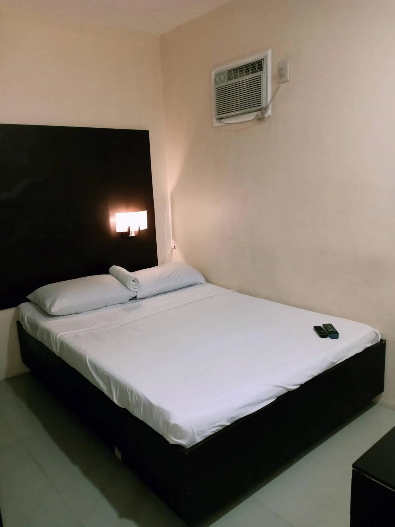 Family, Bed in Anton's Inn