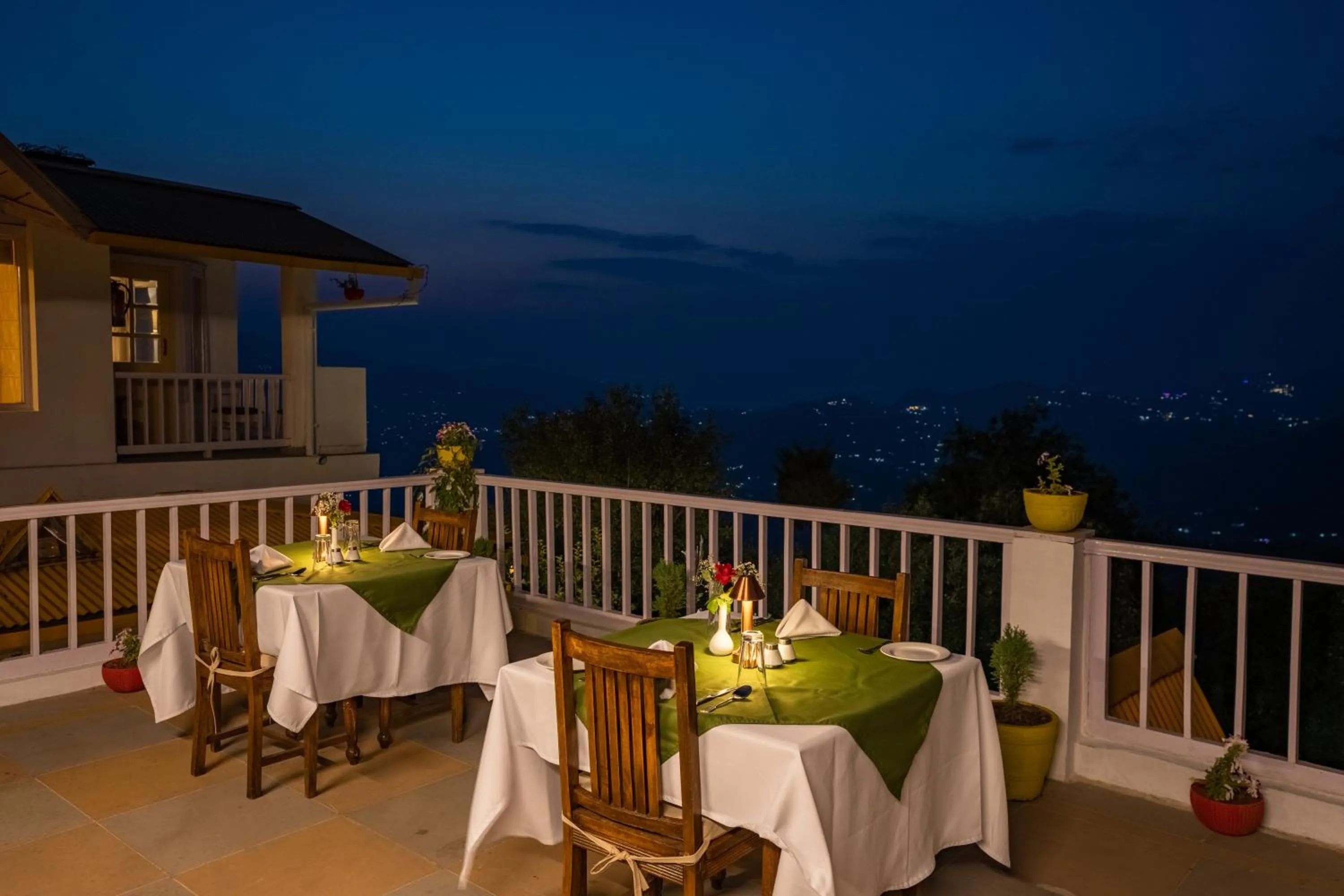 Dining area in Te Aroha By Shervani