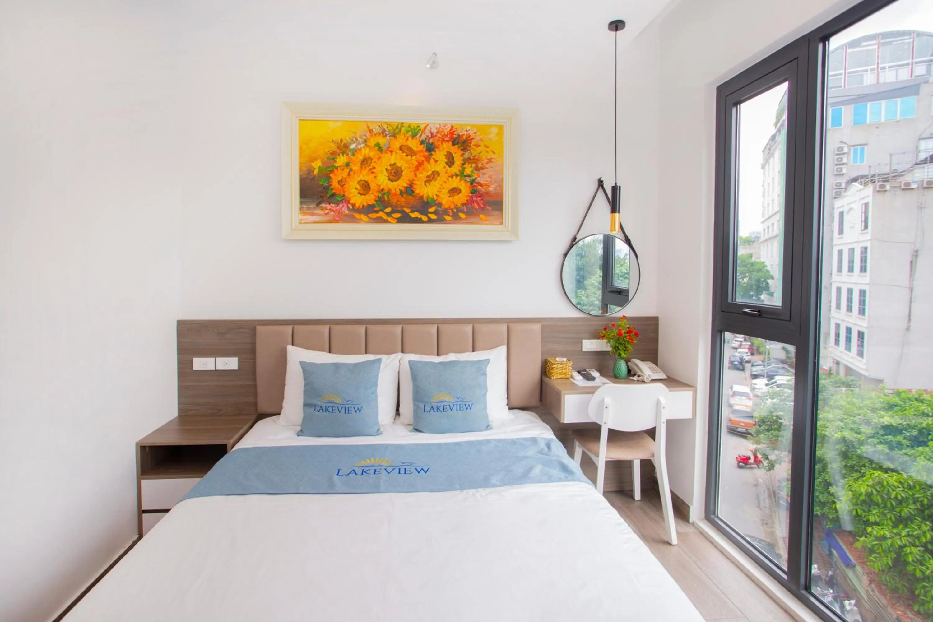 Bed in Lake View Hotel