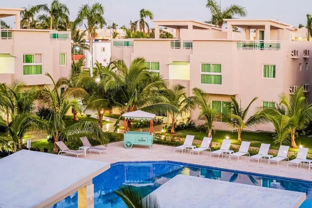 Playa Palmera Beach Resort