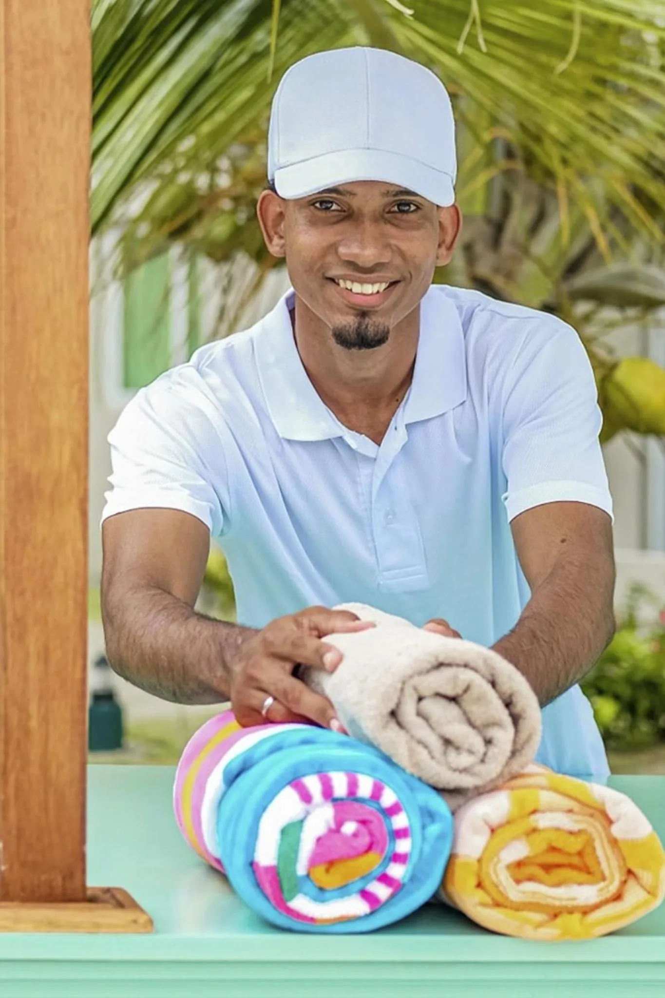 People in Playa Palmera Beach Resort