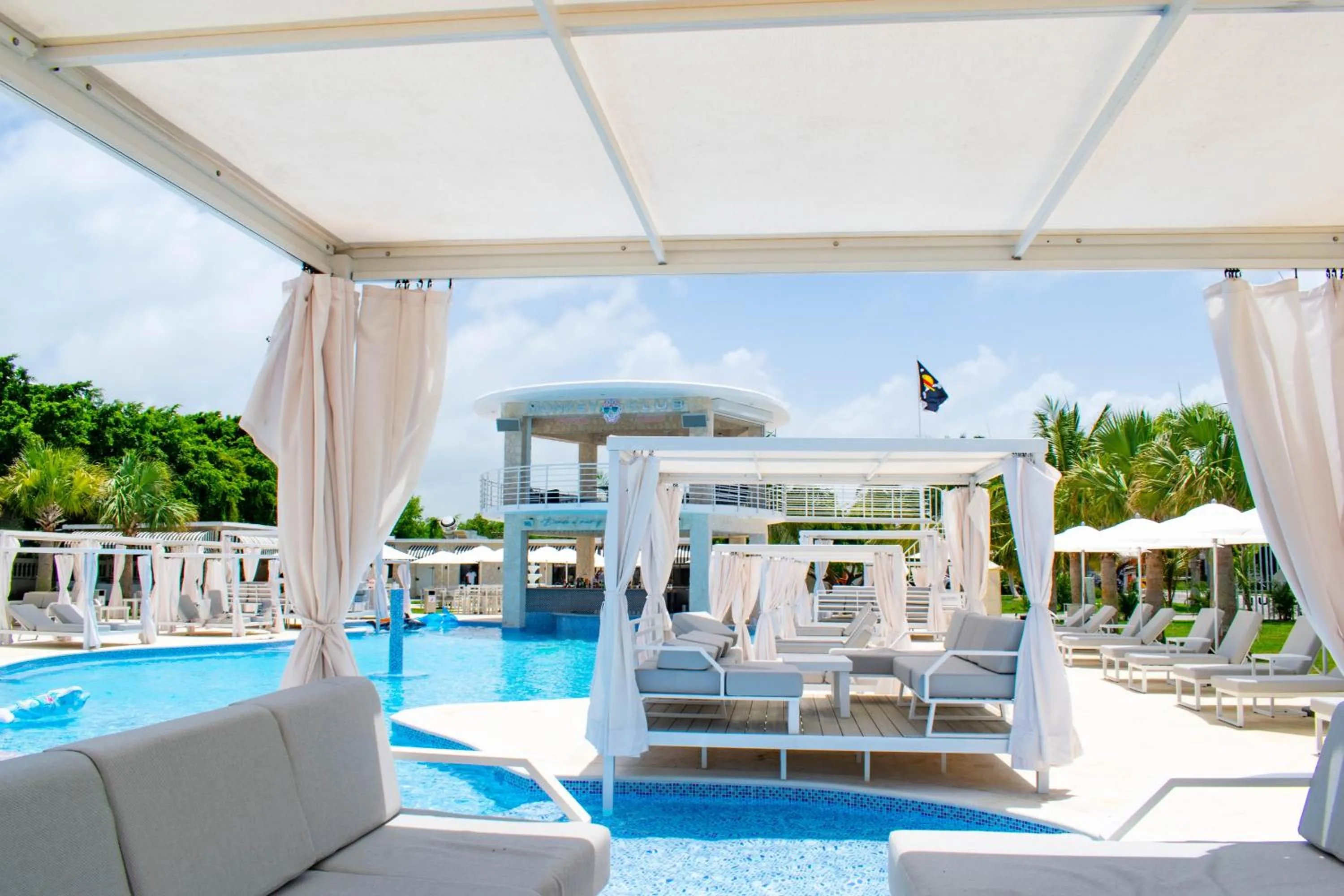 Swimming pool in Playa Palmera Beach Resort