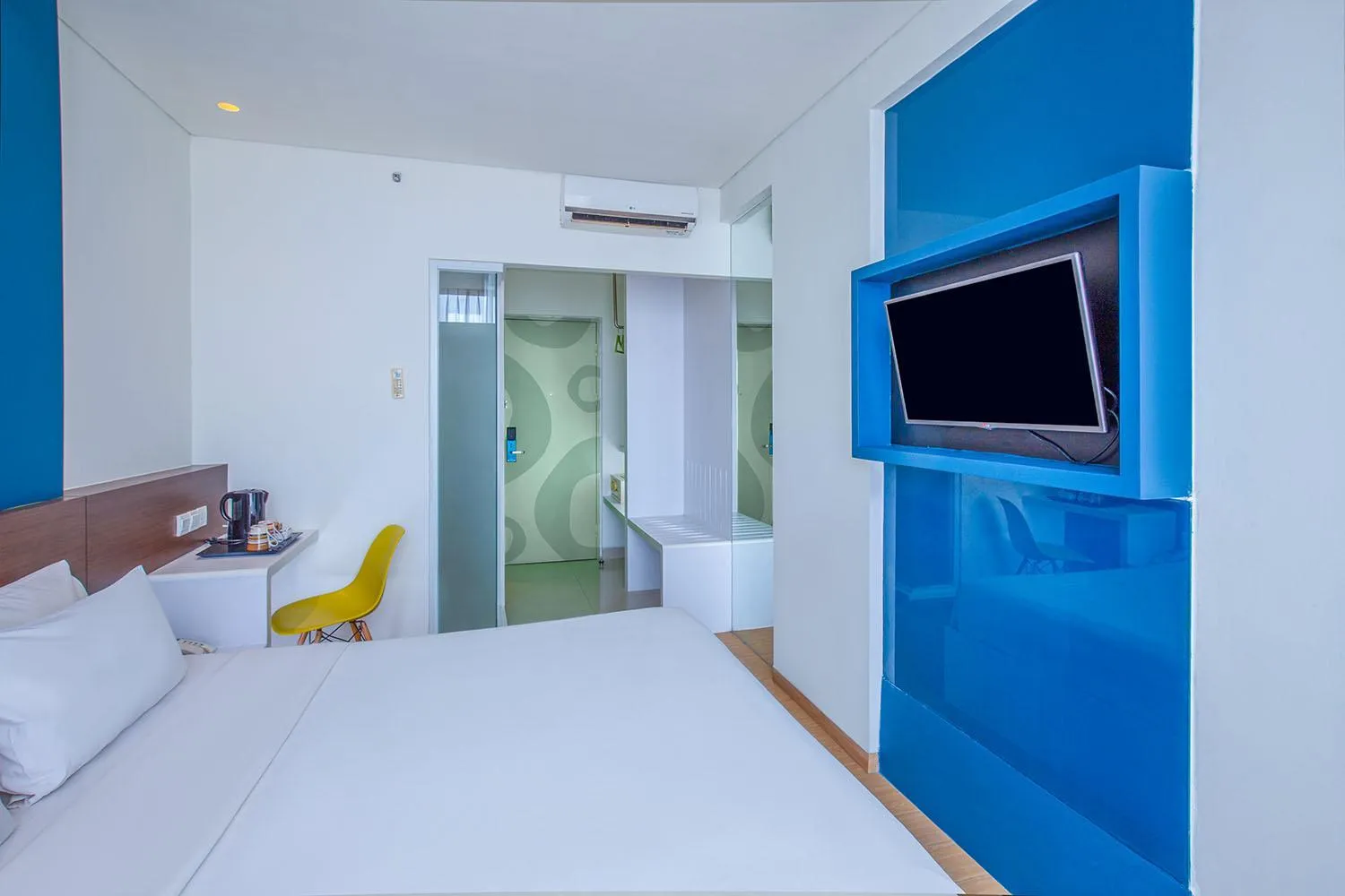 Bed in 1O1 URBAN Jakarta Pemuda