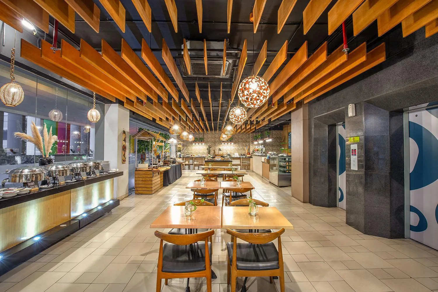 Restaurant/places to eat in 1O1 URBAN Jakarta Pemuda