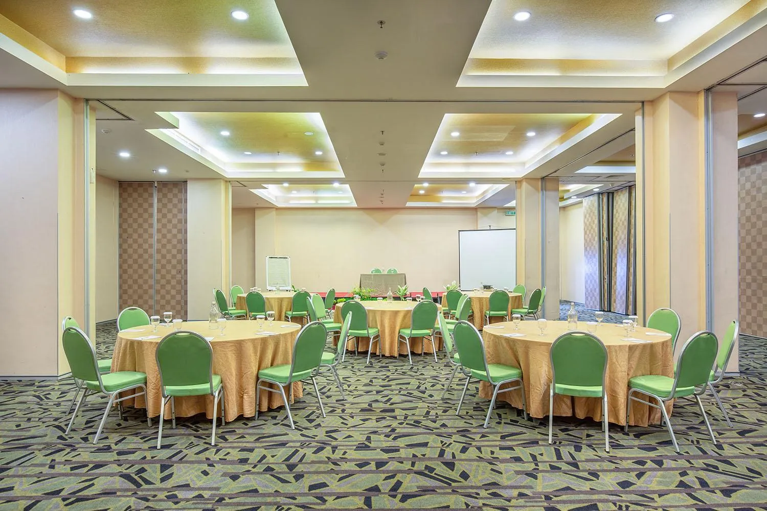 Meeting/conference room in 1O1 URBAN Jakarta Pemuda