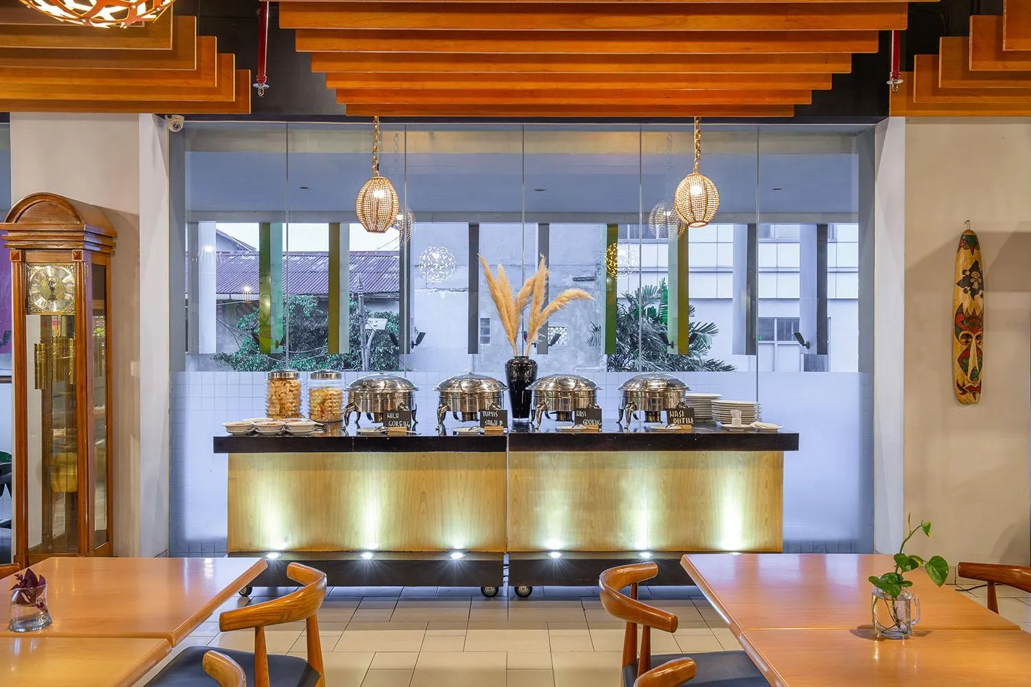 Restaurant/places to eat in 1O1 URBAN Jakarta Pemuda