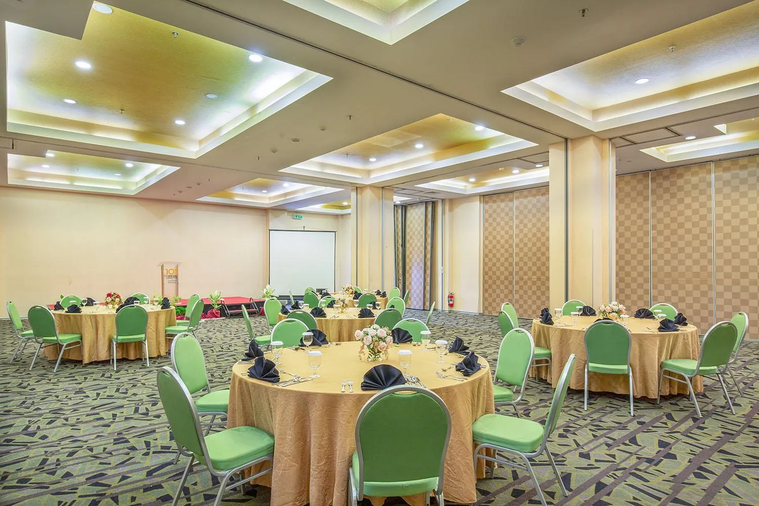 Meeting/conference room in 1O1 URBAN Jakarta Pemuda