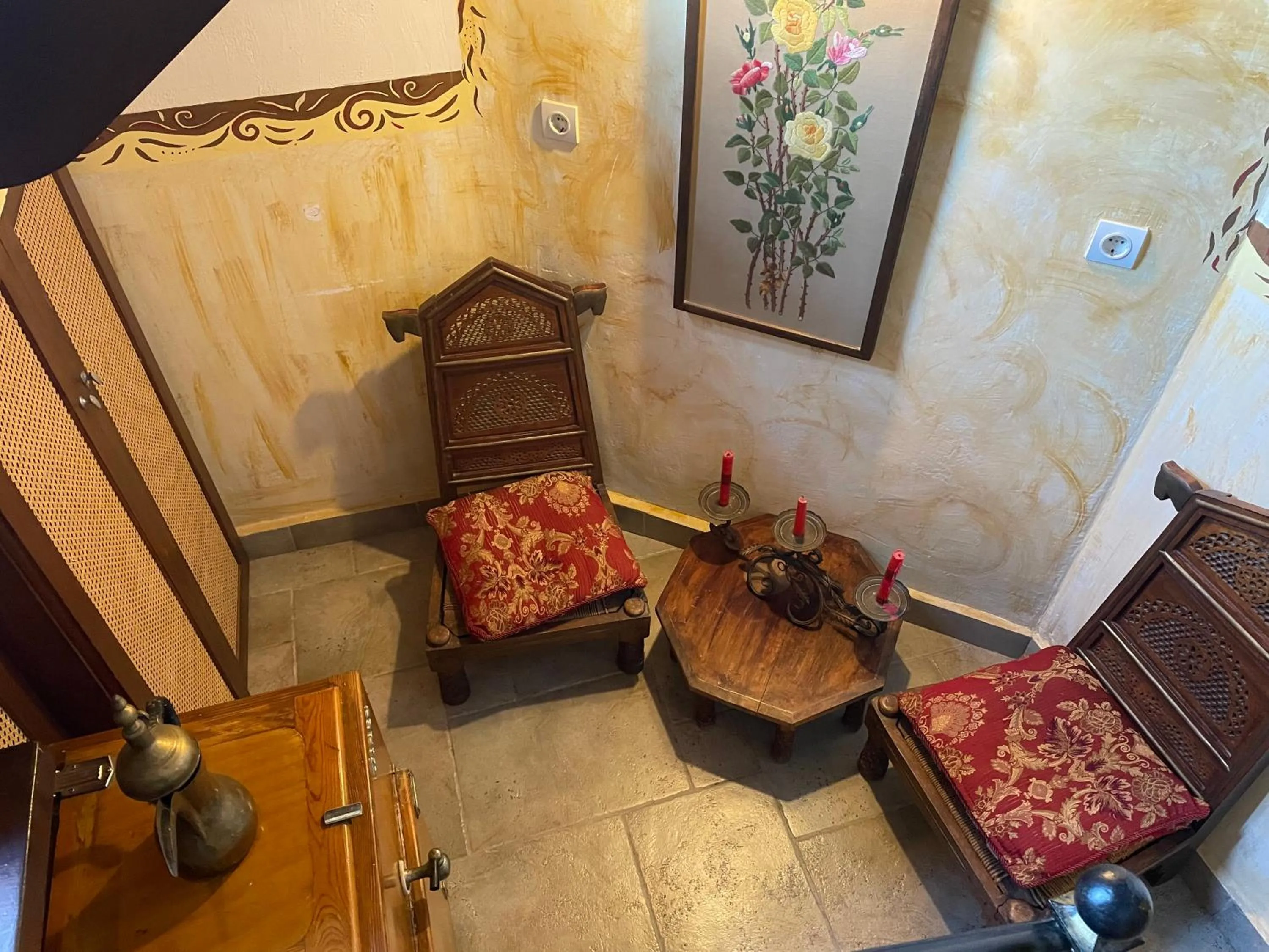 Decorative detail in Archontiko Mesohori Meteora