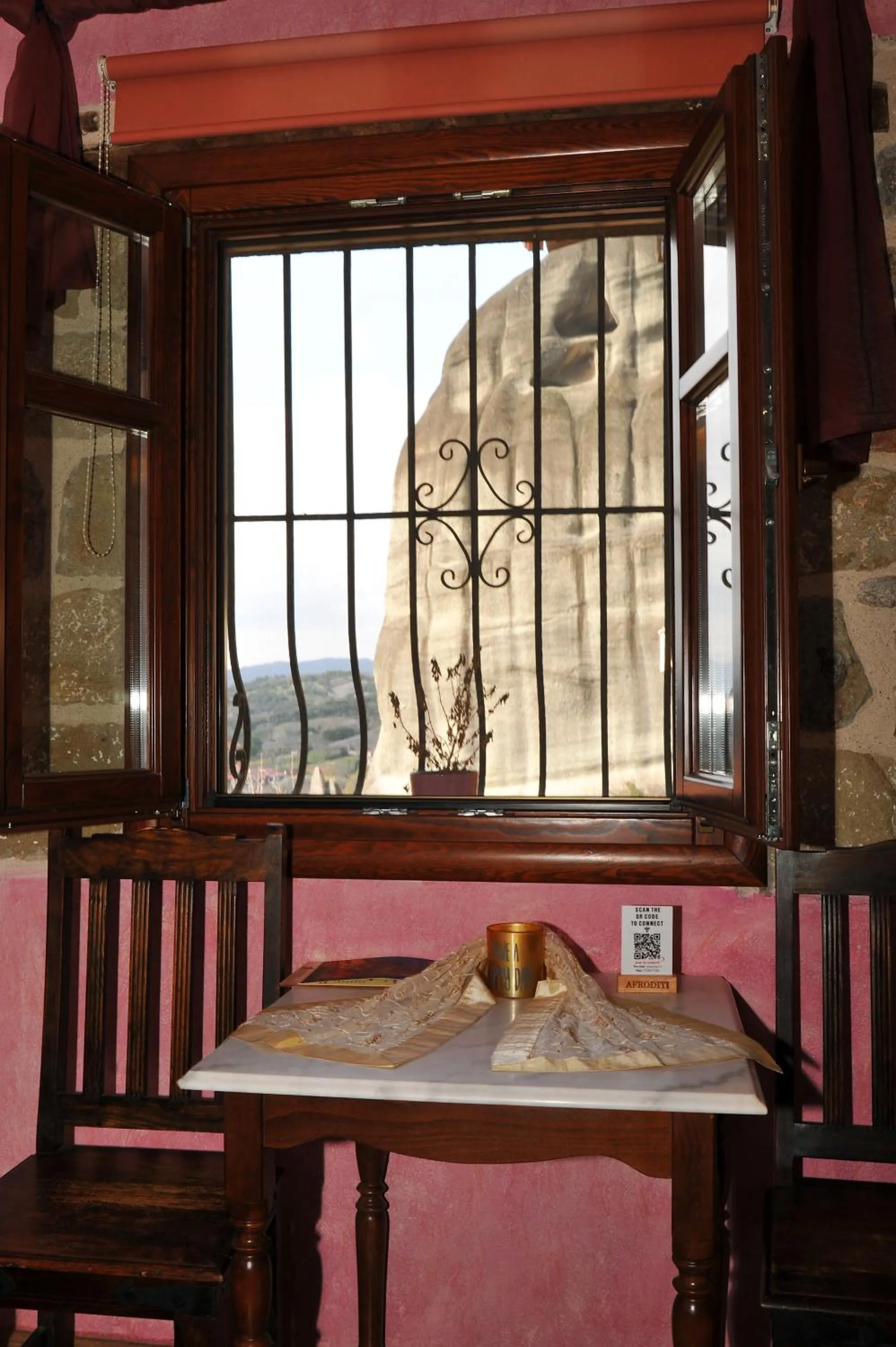 Mountain view in Archontiko Mesohori Meteora