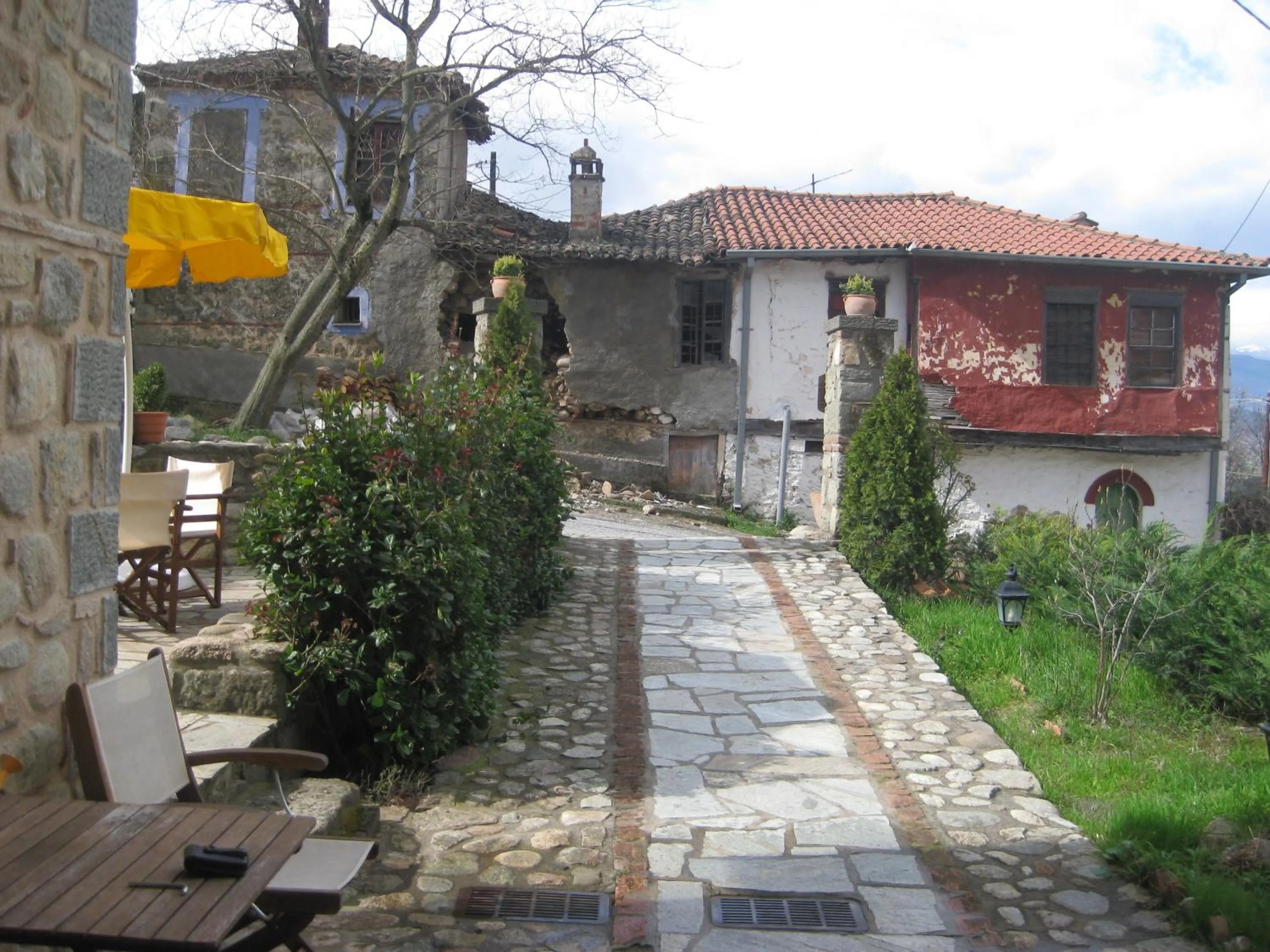 Facade/entrance in Archontiko Mesohori Meteora