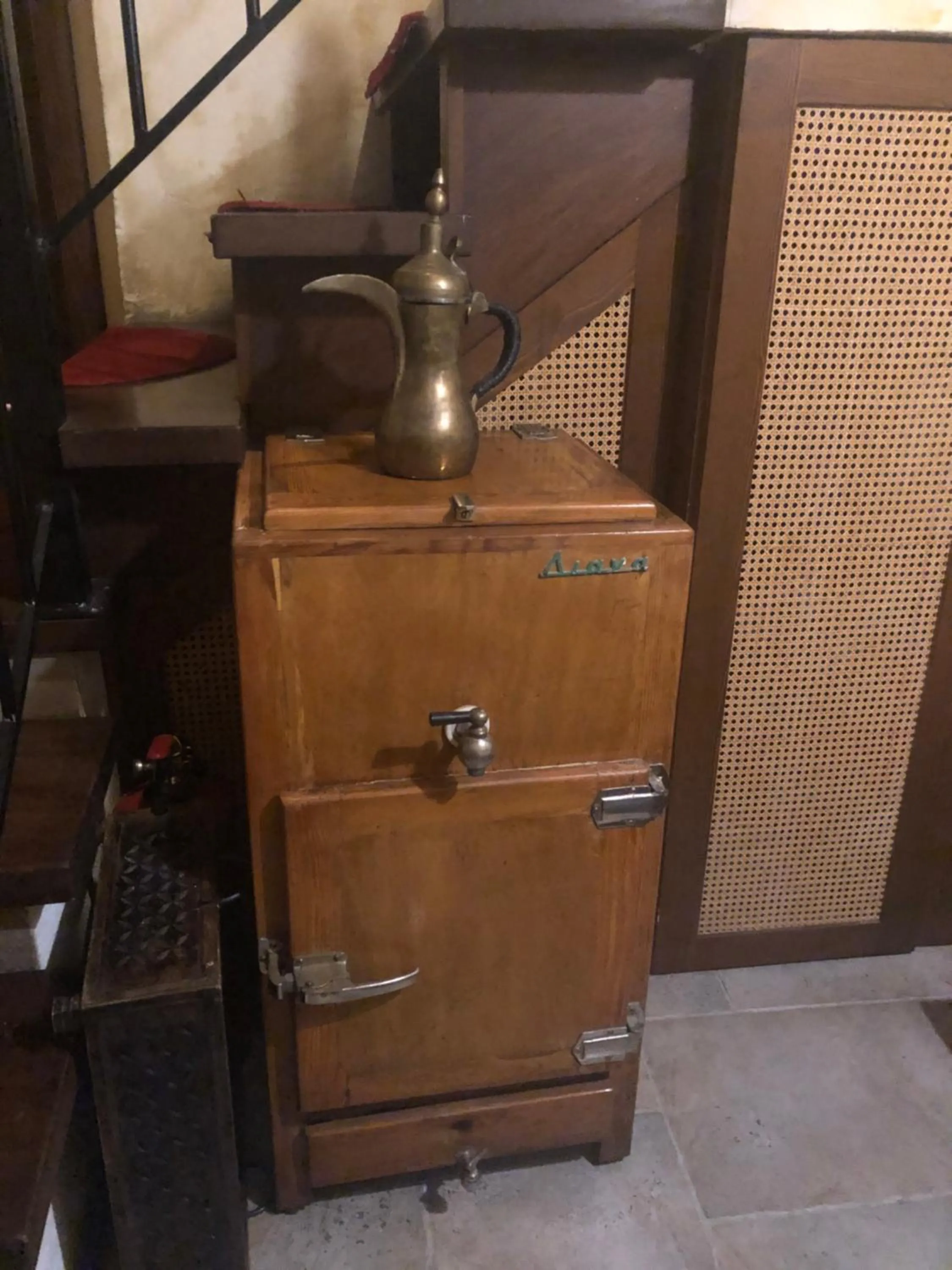 Decorative detail in Archontiko Mesohori Meteora