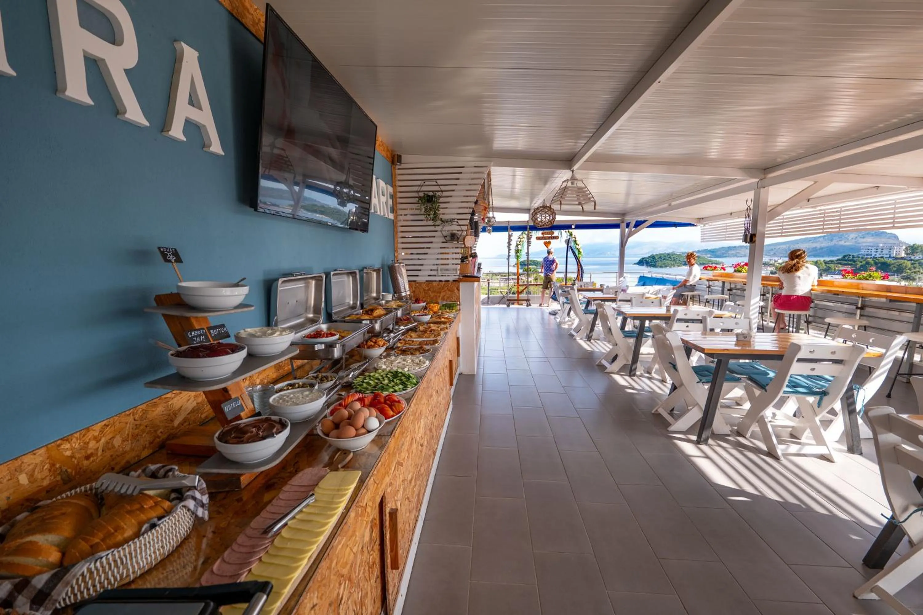 Food and drinks in Hotel Ajden by Mira Mare